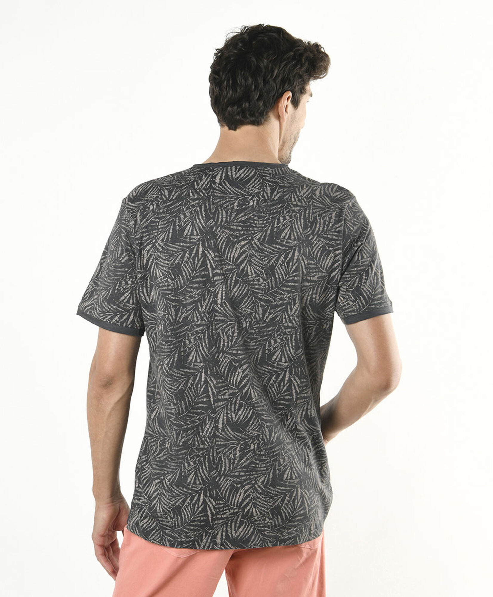 Polera hombre estampada bolsillo dibujo Polera hombre estampada bolsillo dibujo
