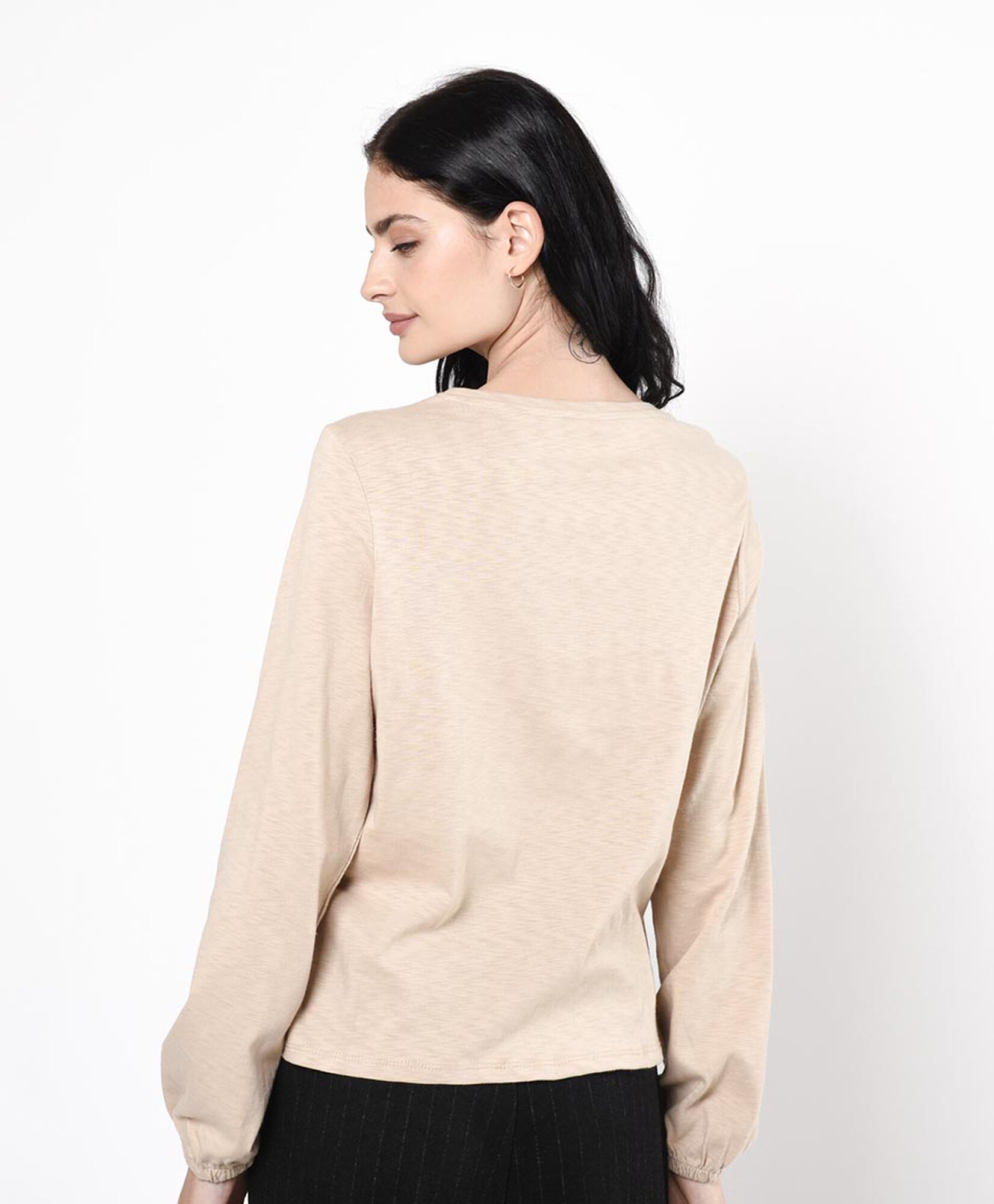 Polera mujer flores bordadas Polera mujer flores bordadas