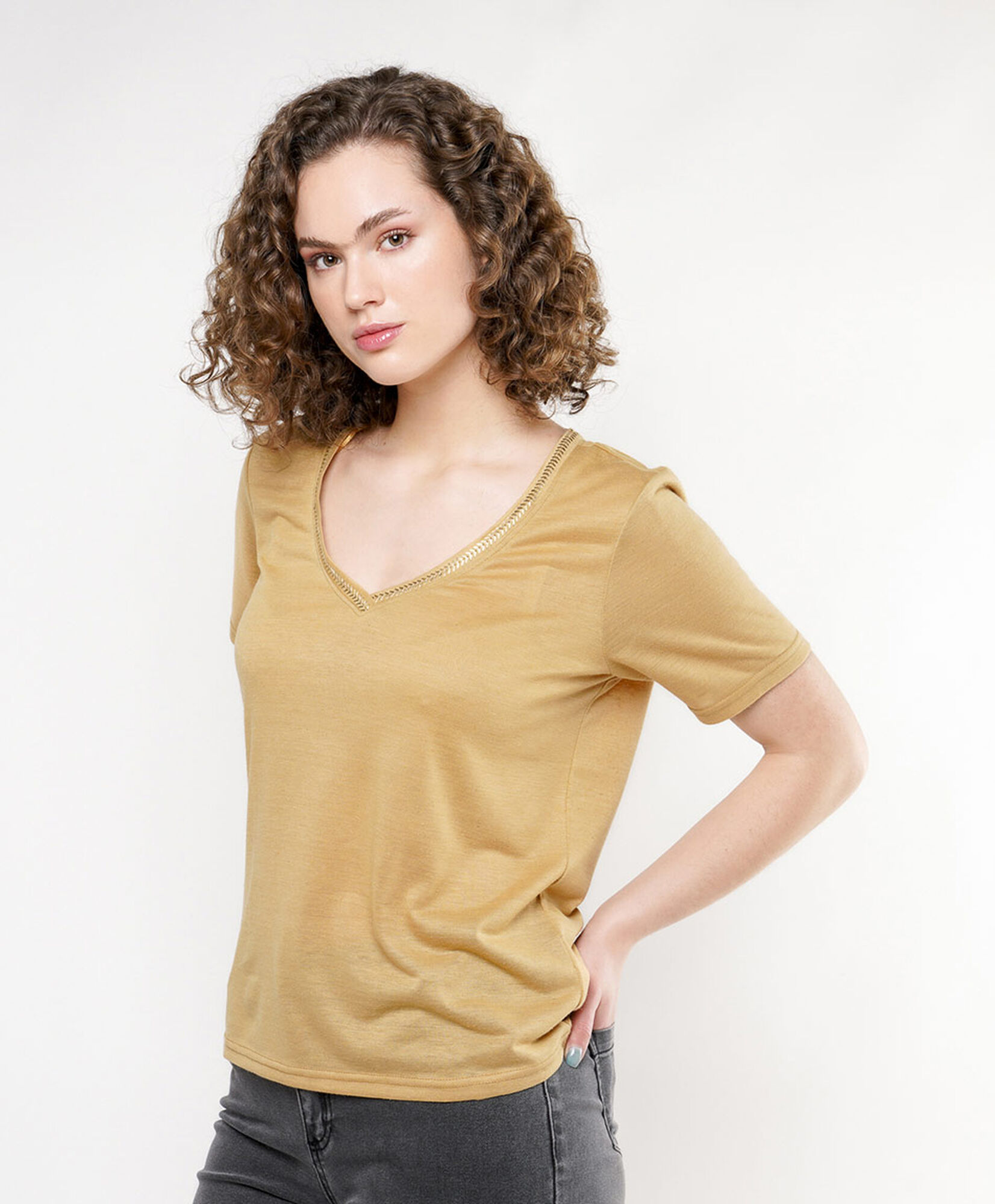 Polera mujer cuello bordado lino Polera mujer cuello bordado lino
