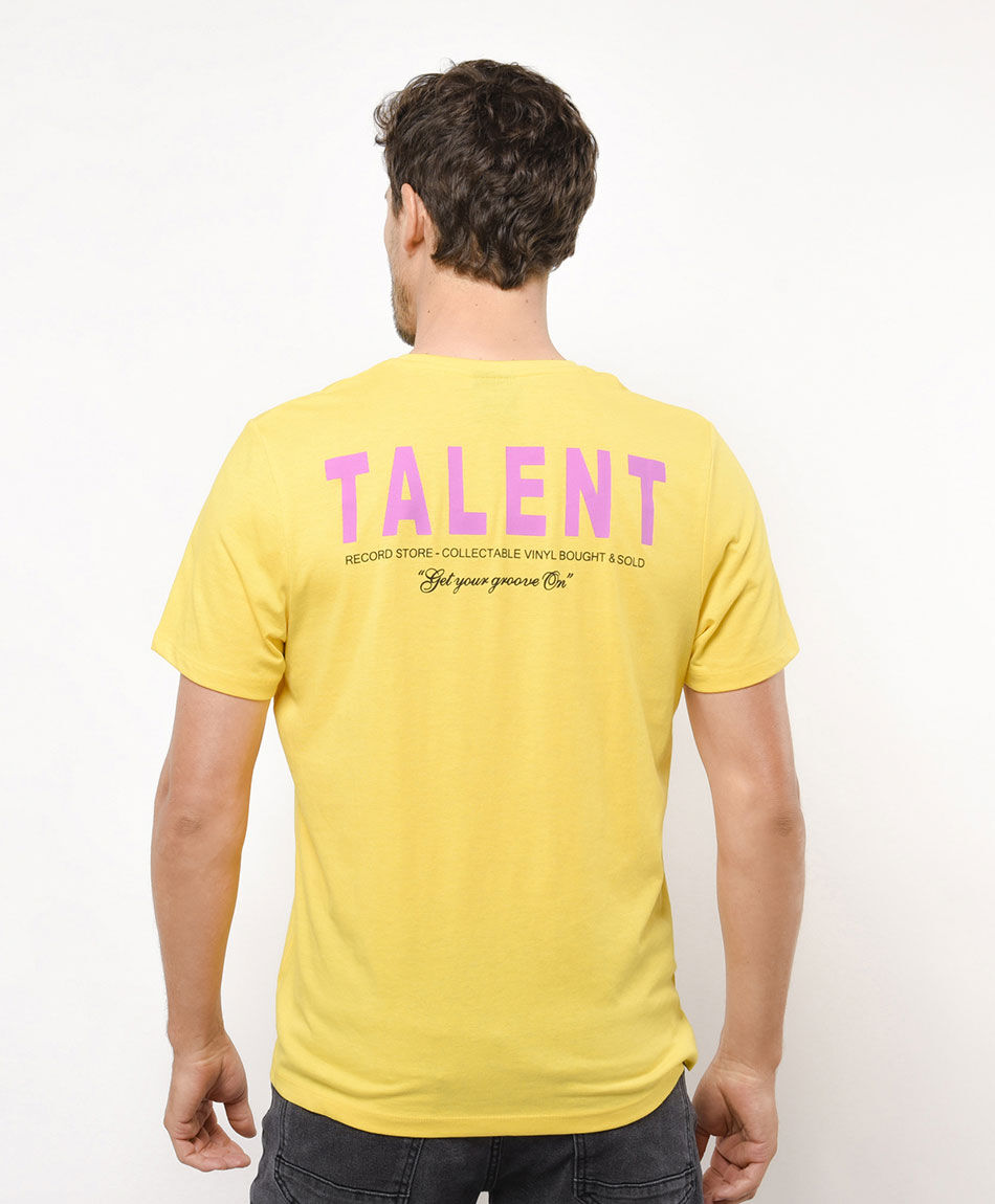 Polera hombre doble estampado talent