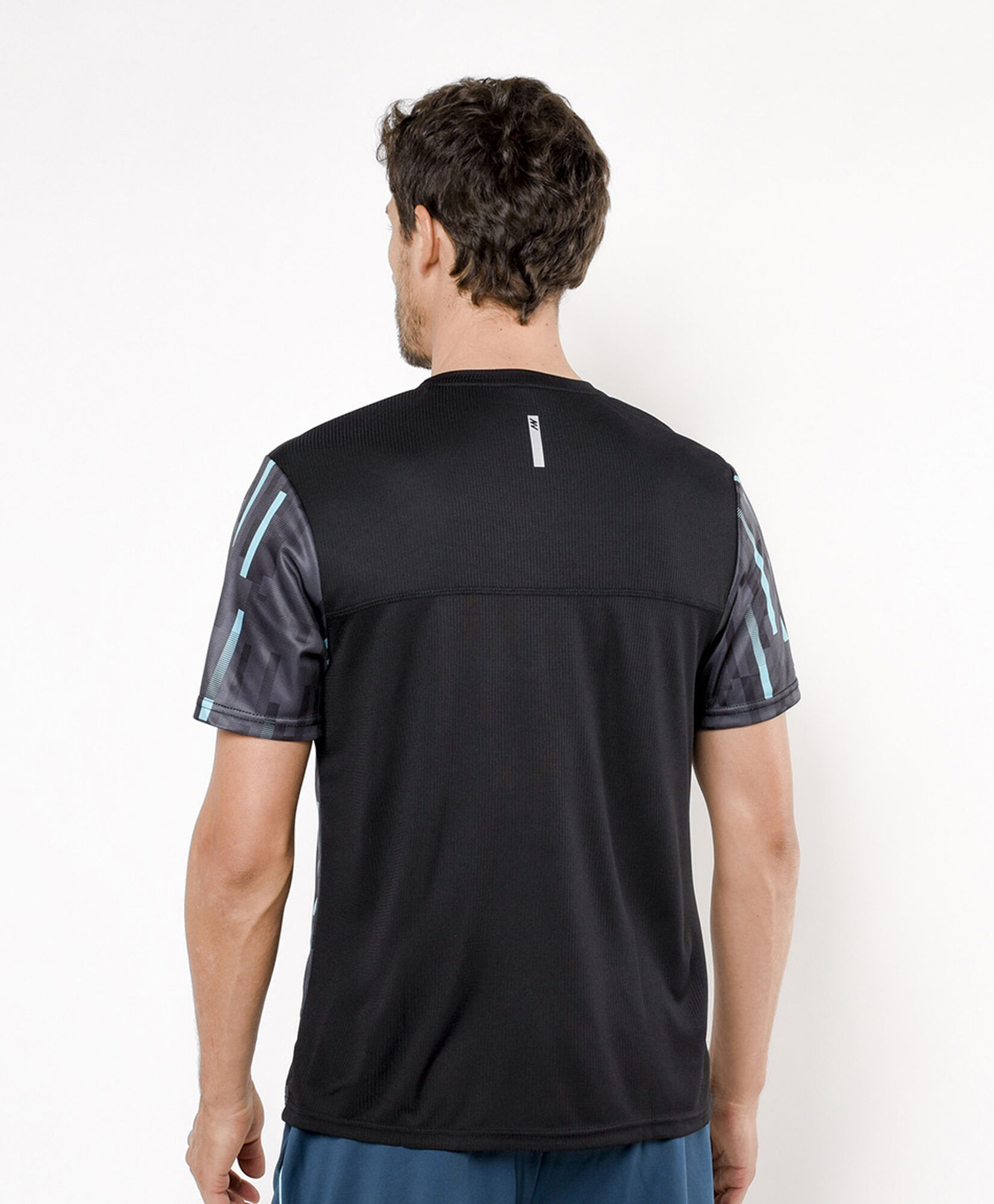 Polera deportiva hombre print líneas Polera deportiva hombre print líneas