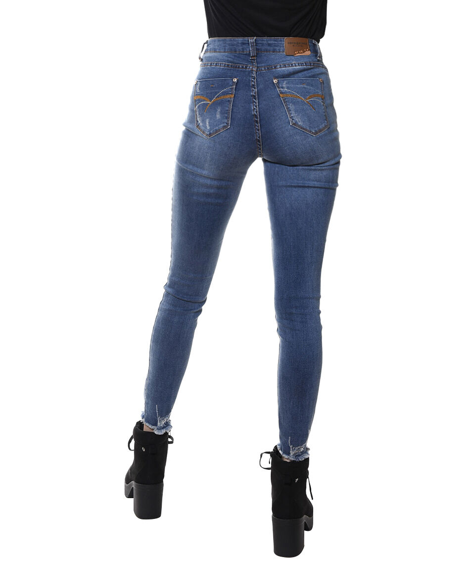 Jeans aplicacion brillos