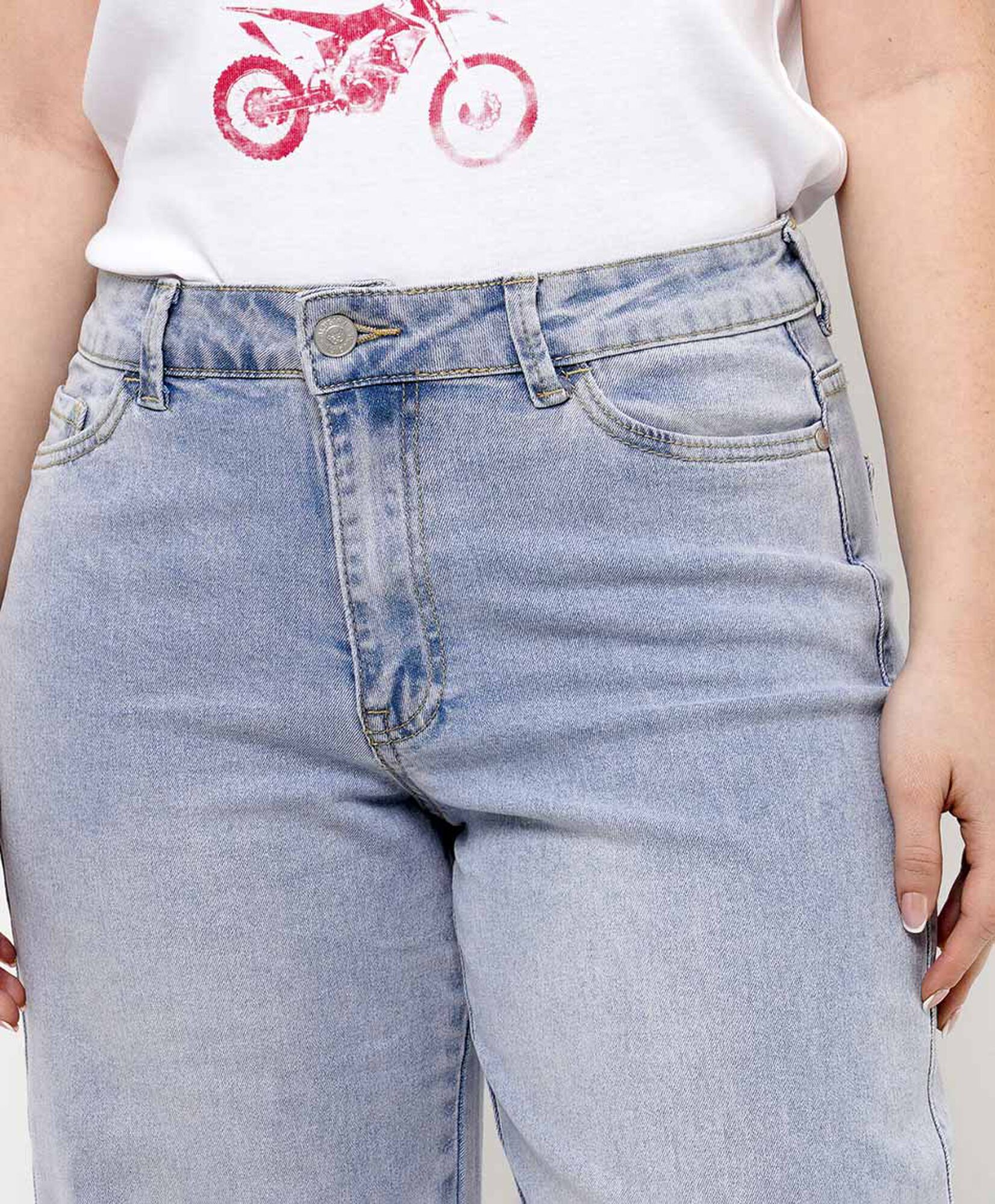 Jeans mujer bordado floral Jeans mujer bordado floral