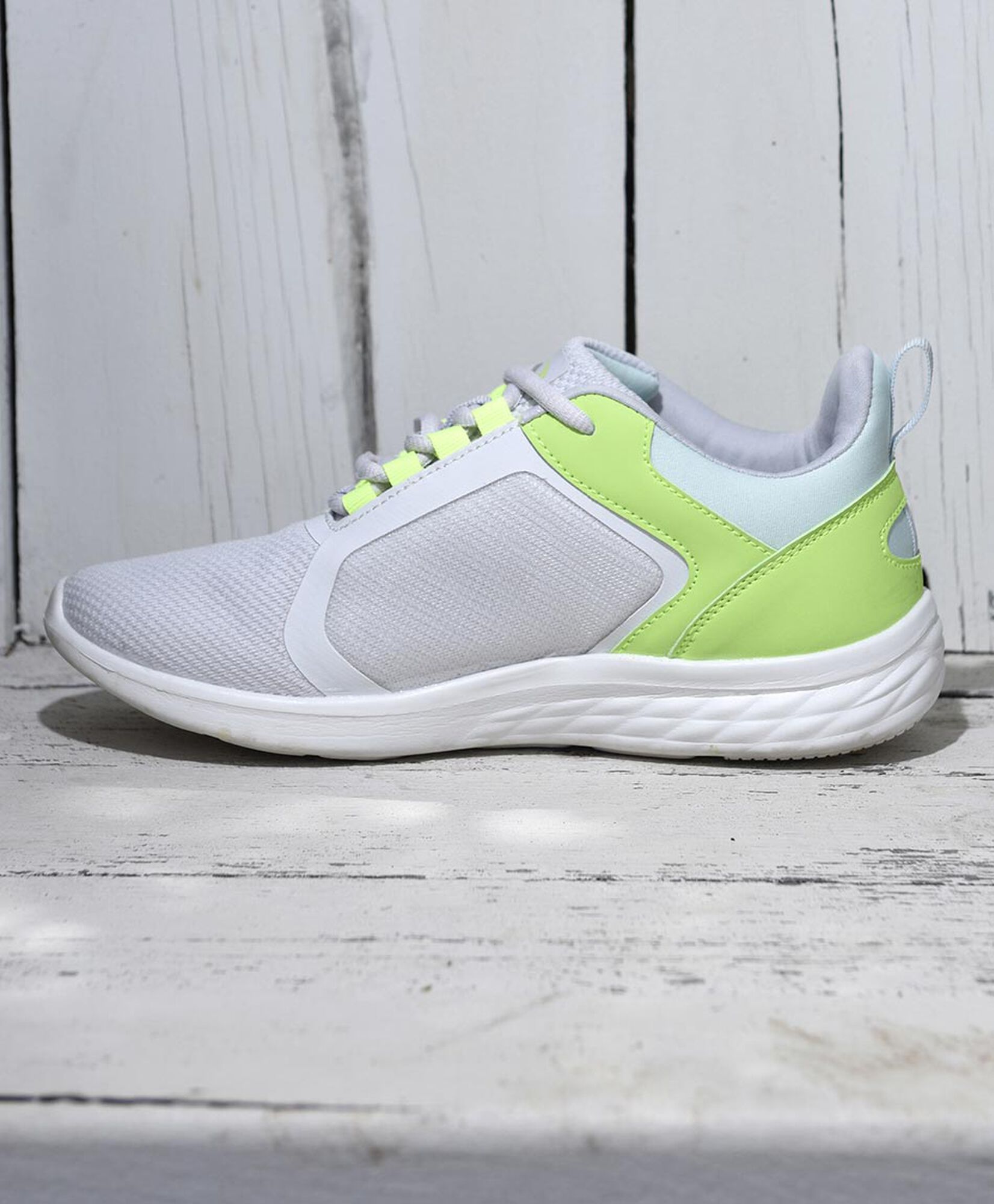 Zapatilla deportiva plataforma Zapatilla deportiva plataforma