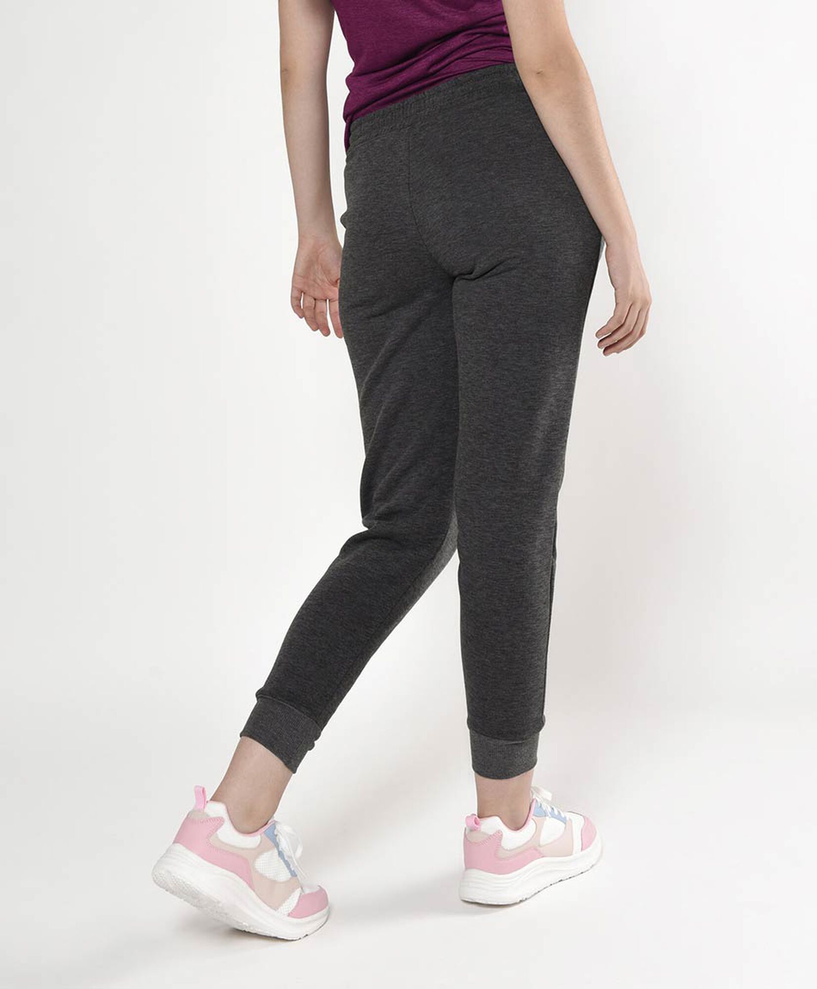 Pantalón de buzo mujer liso slim fit Pantalón de buzo mujer liso slim fit