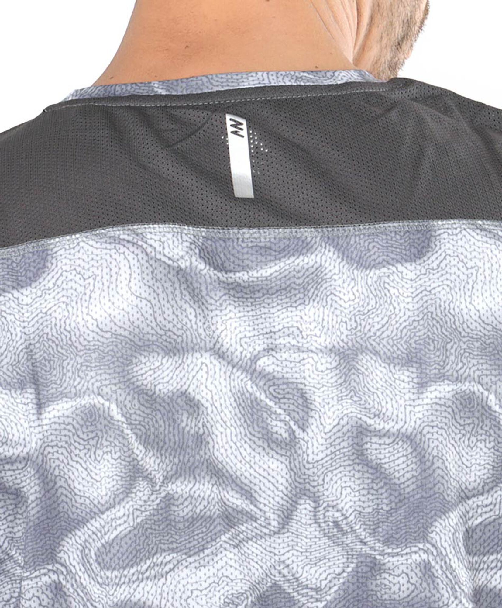 Polera deportiva hombre ondas Polera deportiva hombre ondas
