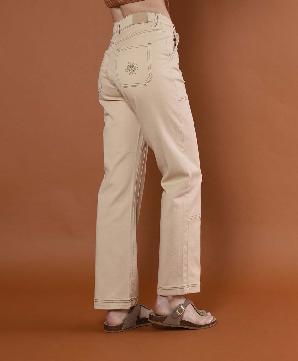 Pantal&oacute;n bordado tiro alto