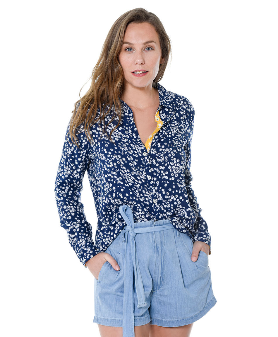 Blusa flores contraste
