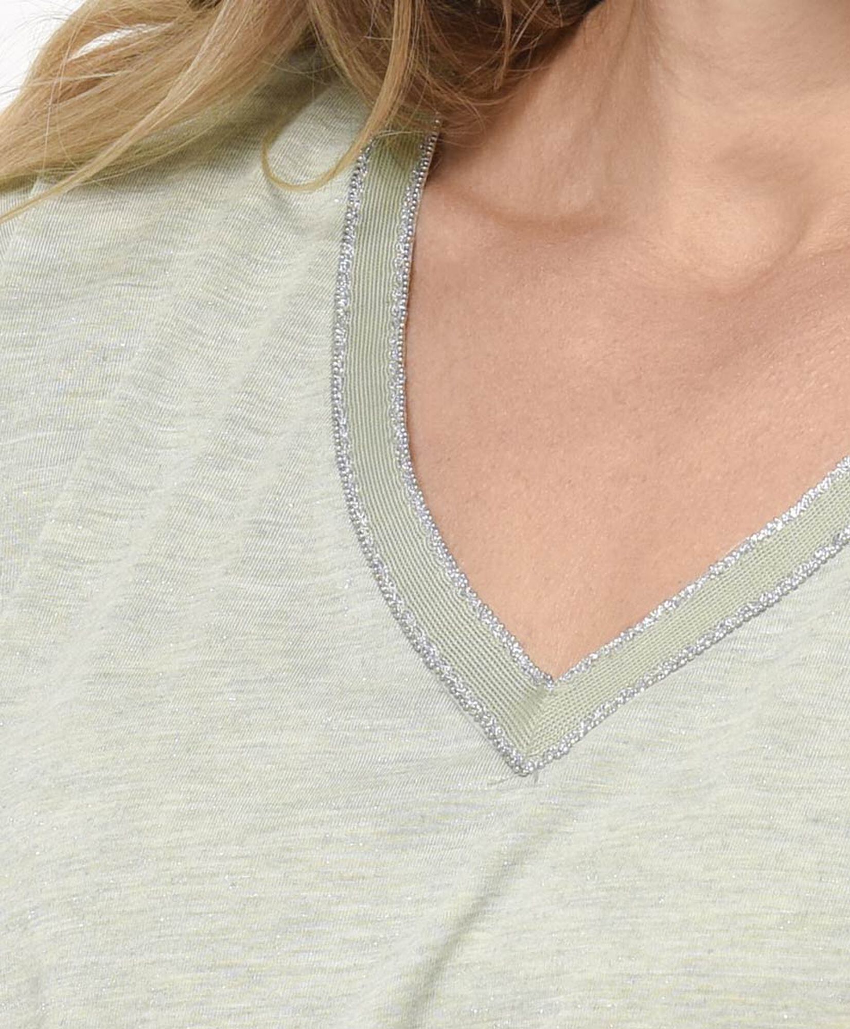 Polera mujer cuello metalizado Polera mujer cuello metalizado