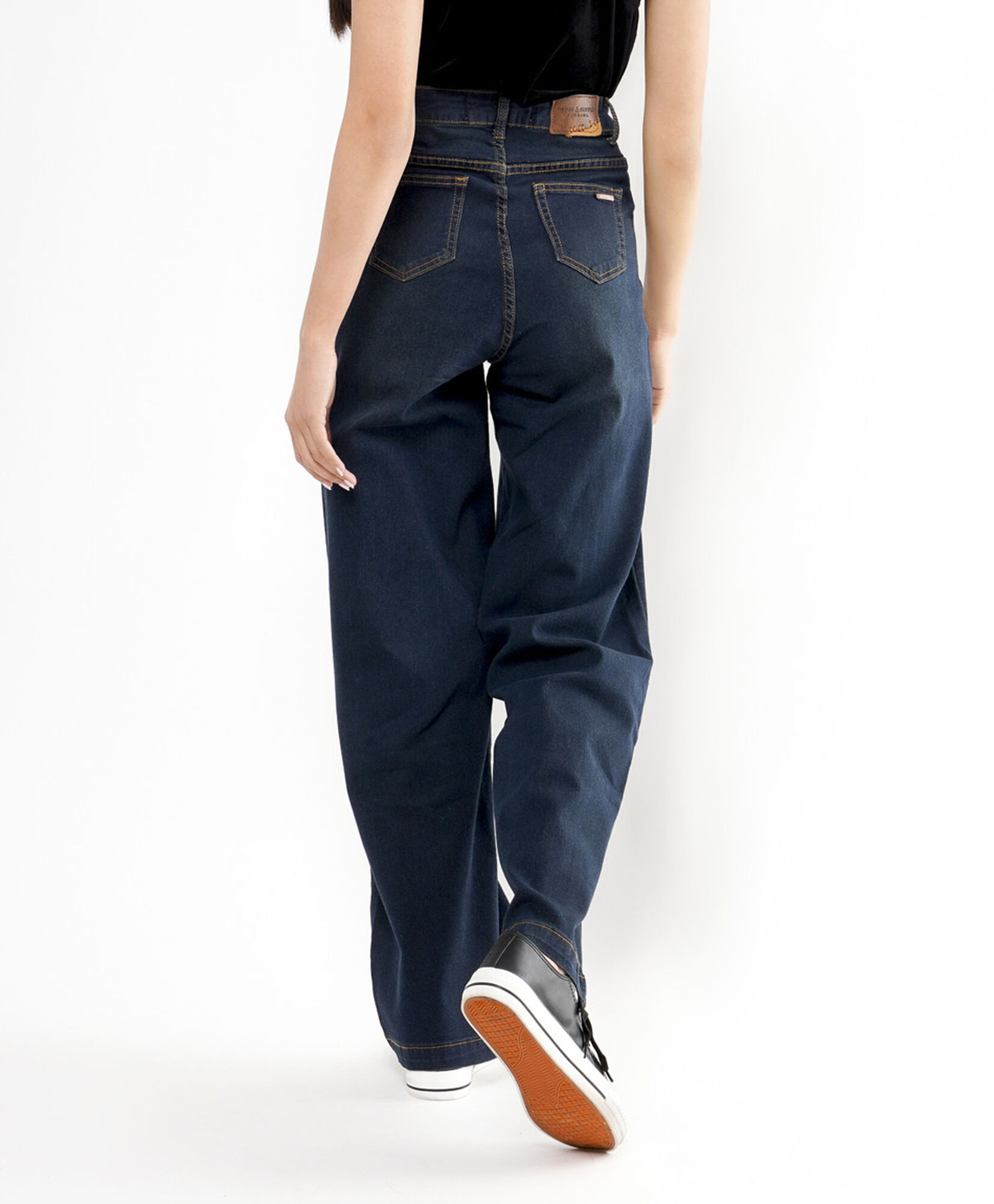 Jeans mujer corte lateral wide Jeans mujer corte lateral wide