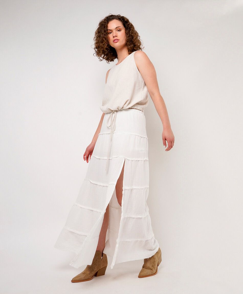 Falda mujer abertura pierna