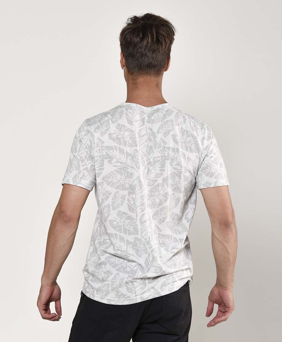 Polera estampada hojas