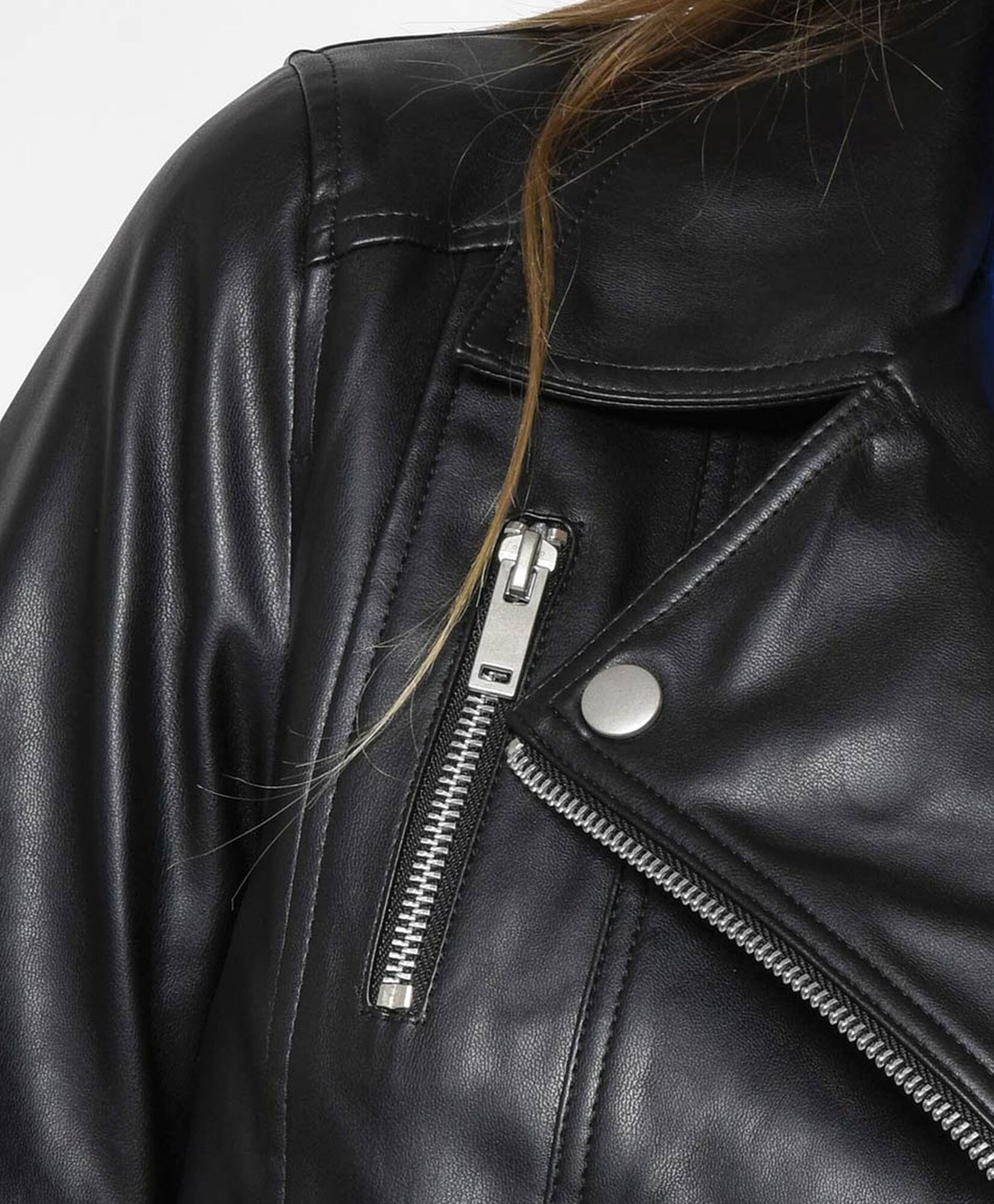Chaqueta mujer cruzada cuerina Chaqueta mujer cruzada cuerina