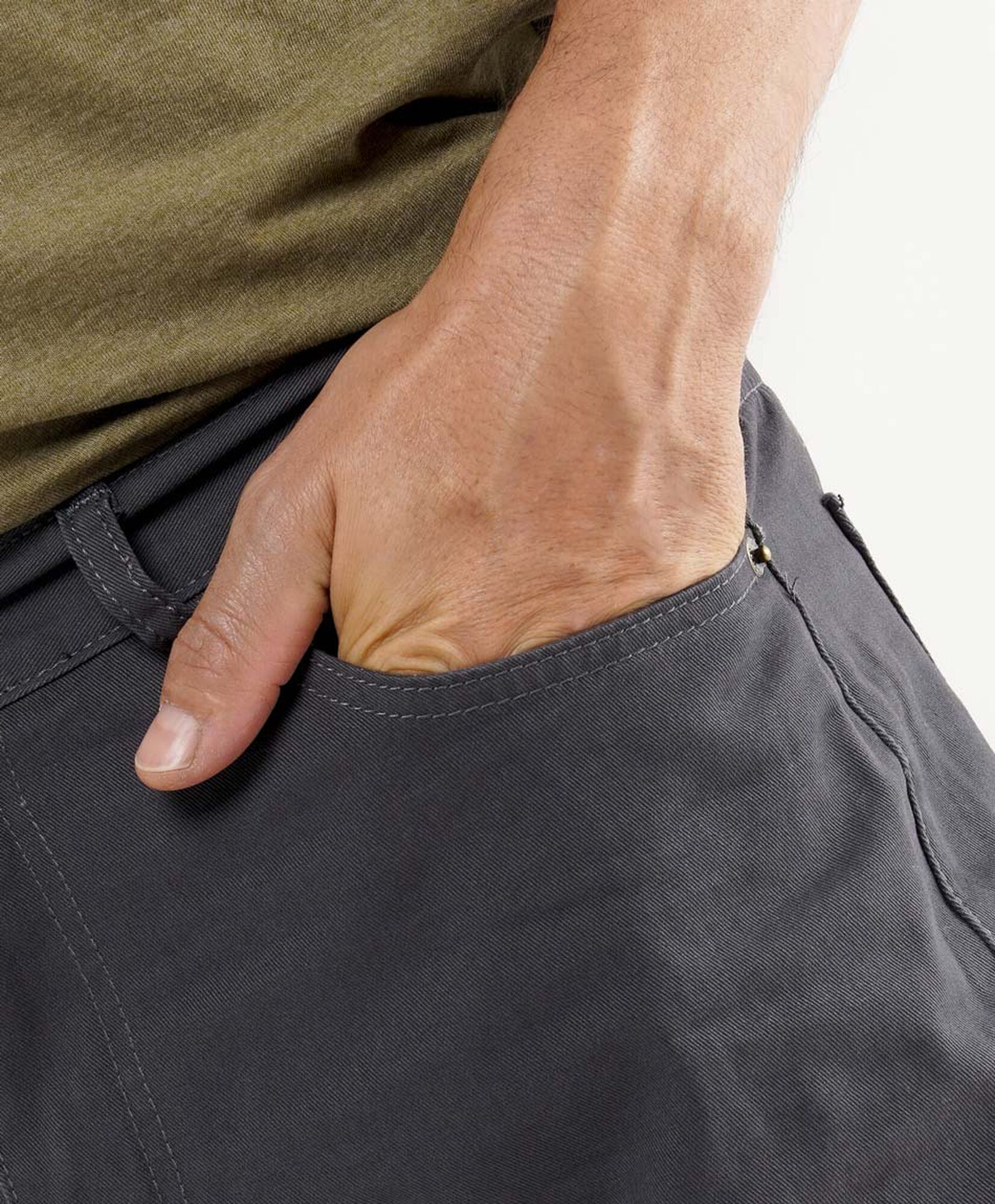 Pantalón hombre básico gris oscuro Pantalón hombre básico gris oscuro