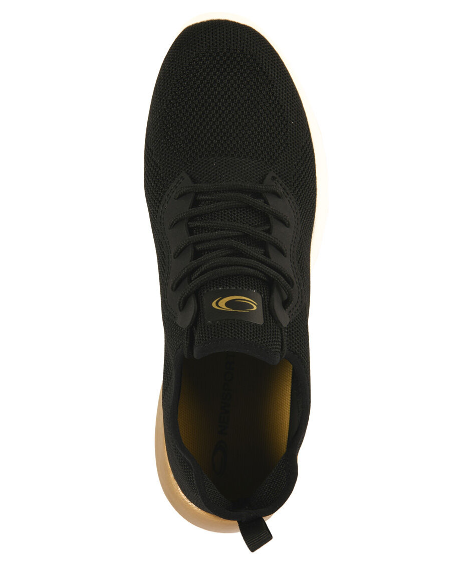 Zapatilla running detalle dorado