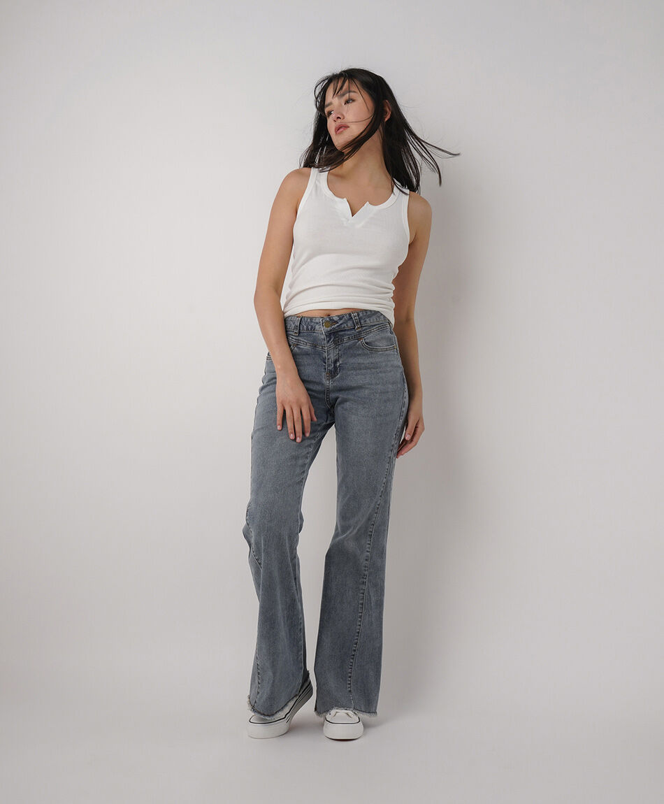 Jeans mujer flare corte lateral