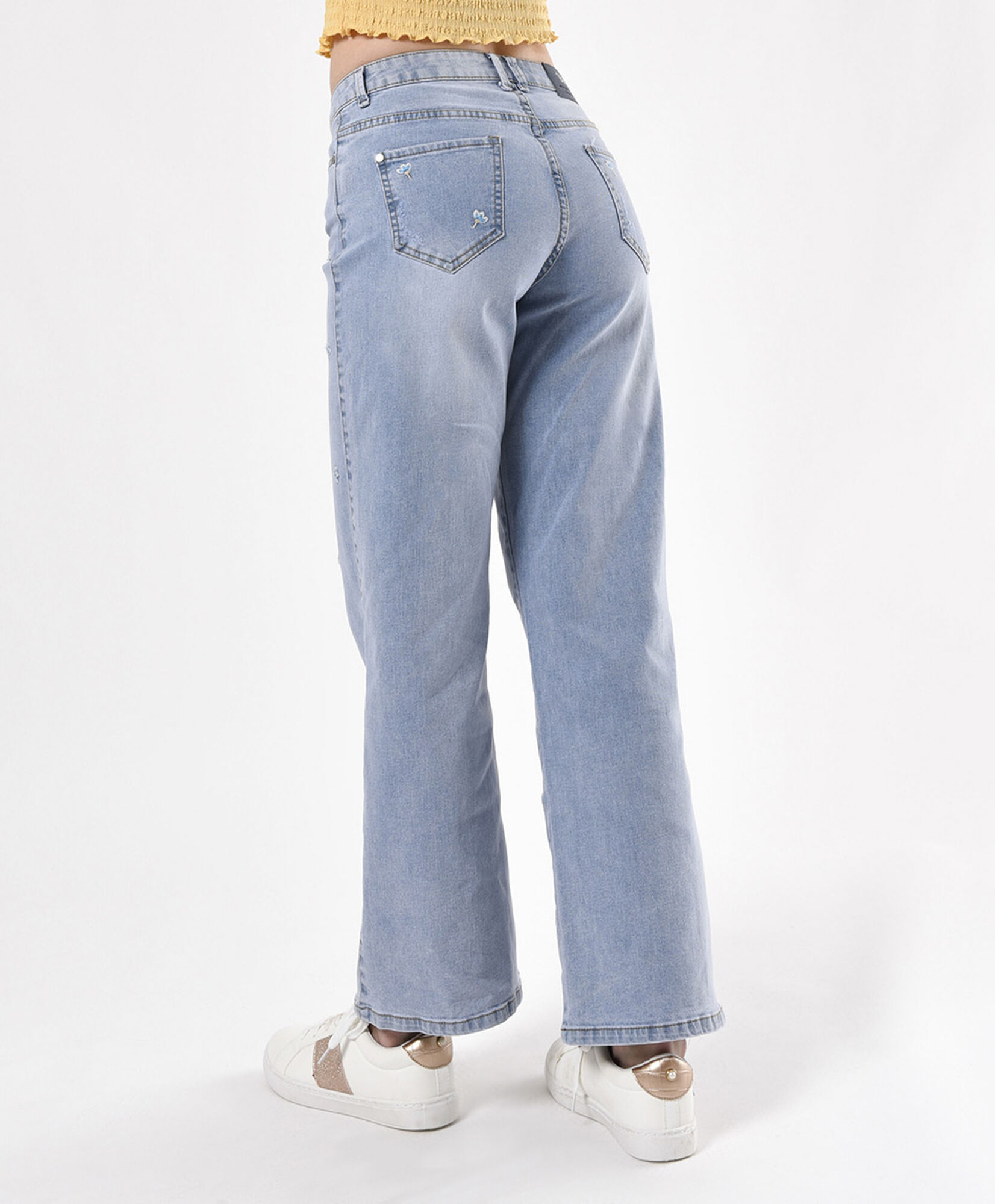 Jeans mujer flores bordadas Jeans mujer flores bordadas