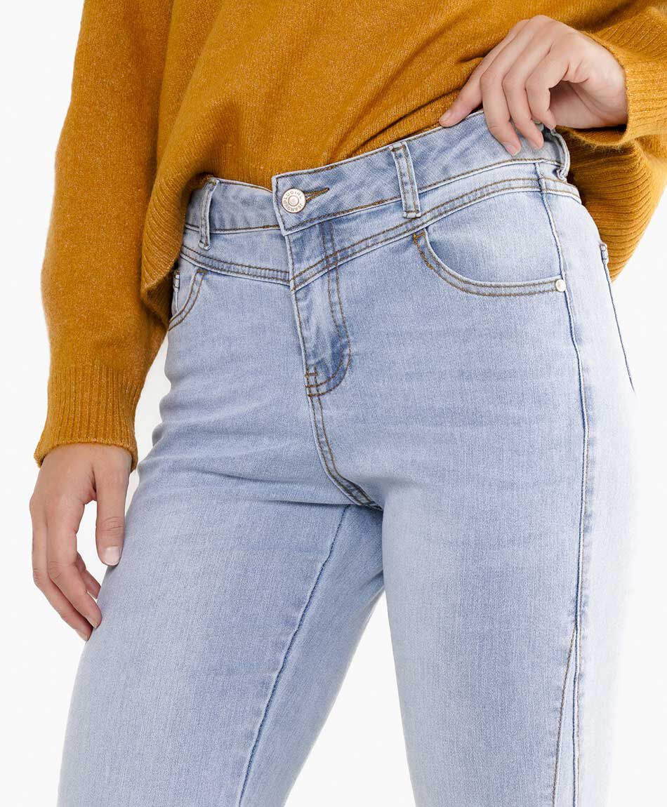 Jeans mujer corte flare
