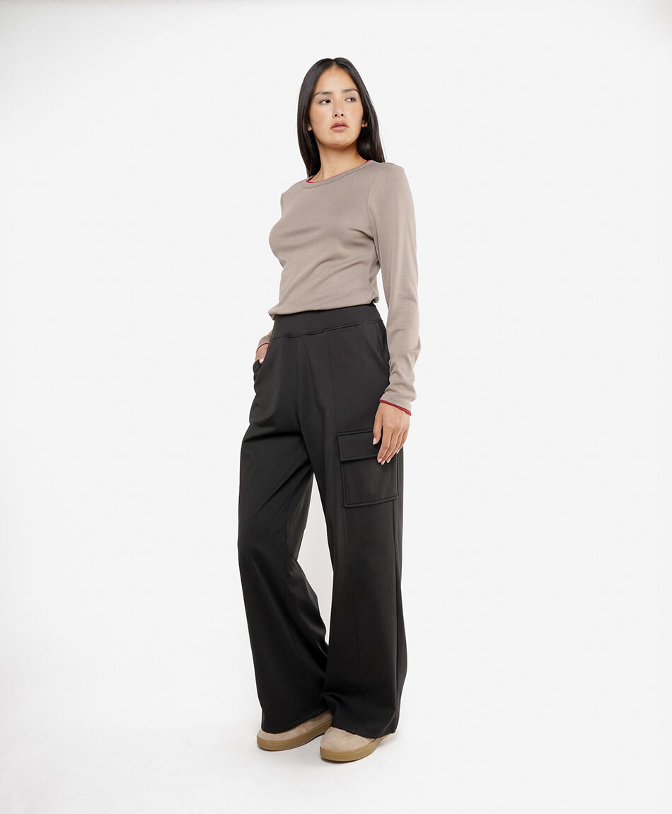 Pantal&oacute;n mujer wide leg dise&ntilde;o cargo black