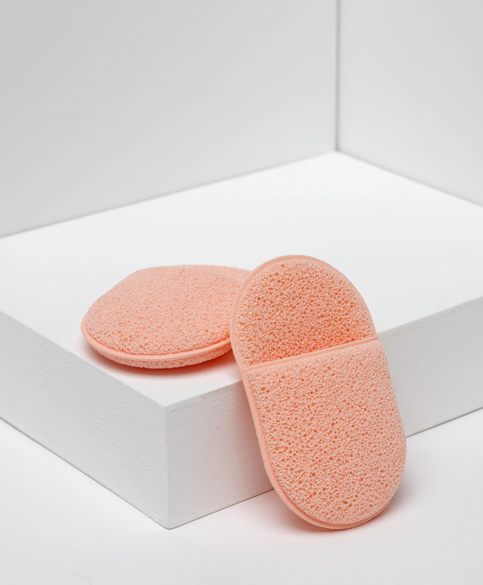 Set 2 esponjas removedoras de maquillaje Set 2 esponjas removedoras de maquillaje