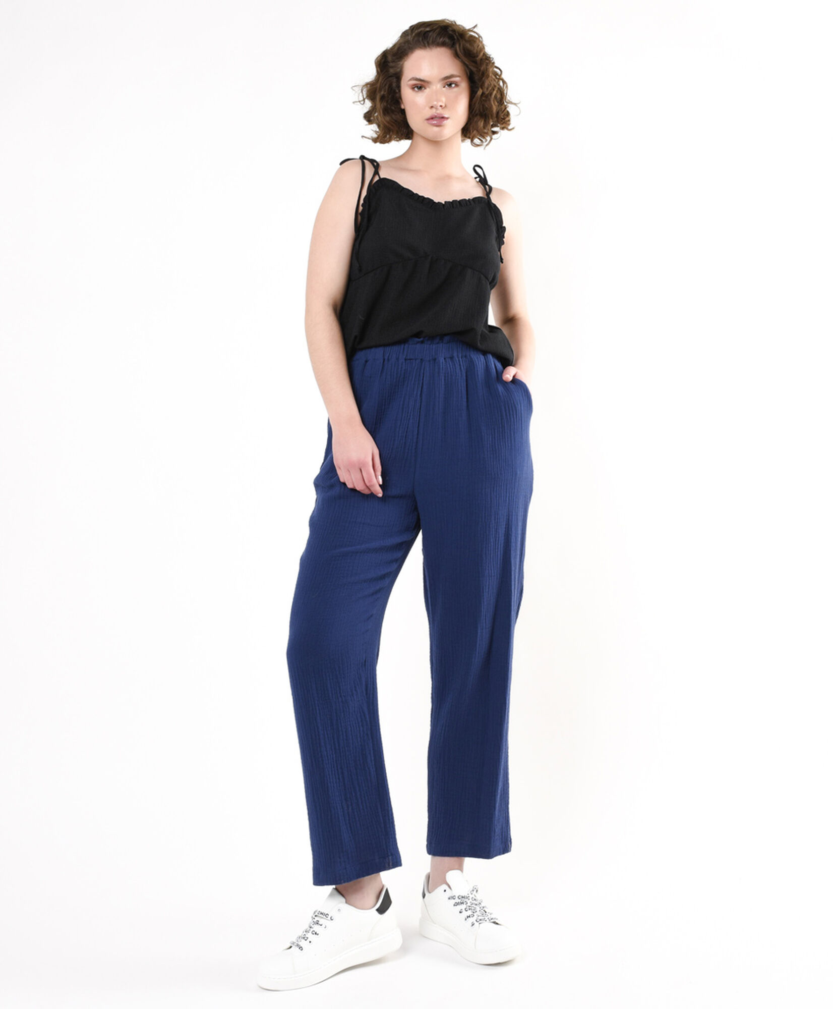 Pantalón mujer texturizado azul Pantalón mujer texturizado azul