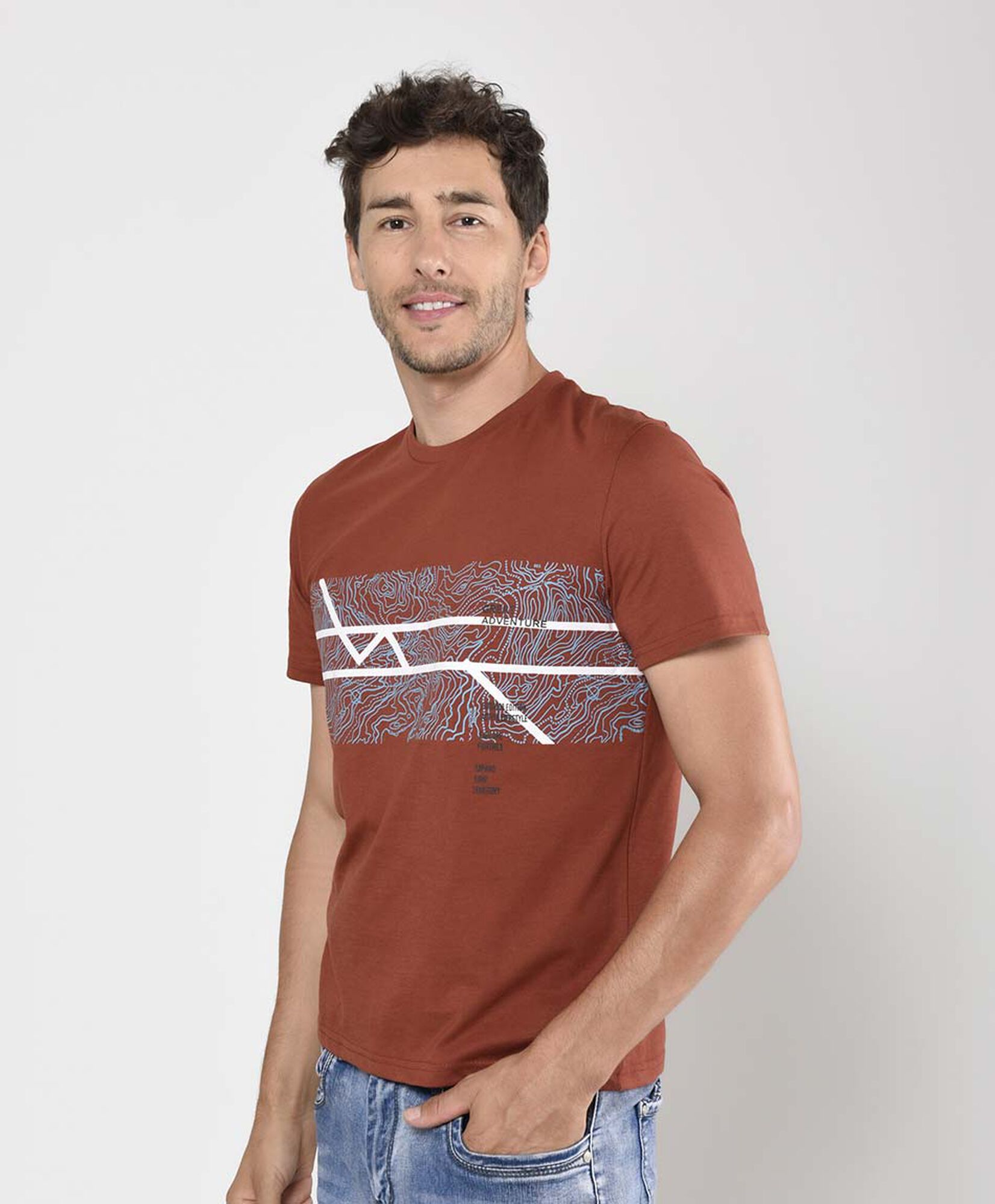 Polera deportiva hombre estampado abstracto Polera deportiva hombre estampado abstracto
