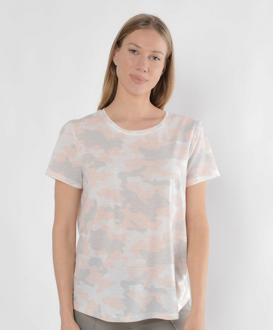 Polera mujer estampado camuflaje rosa