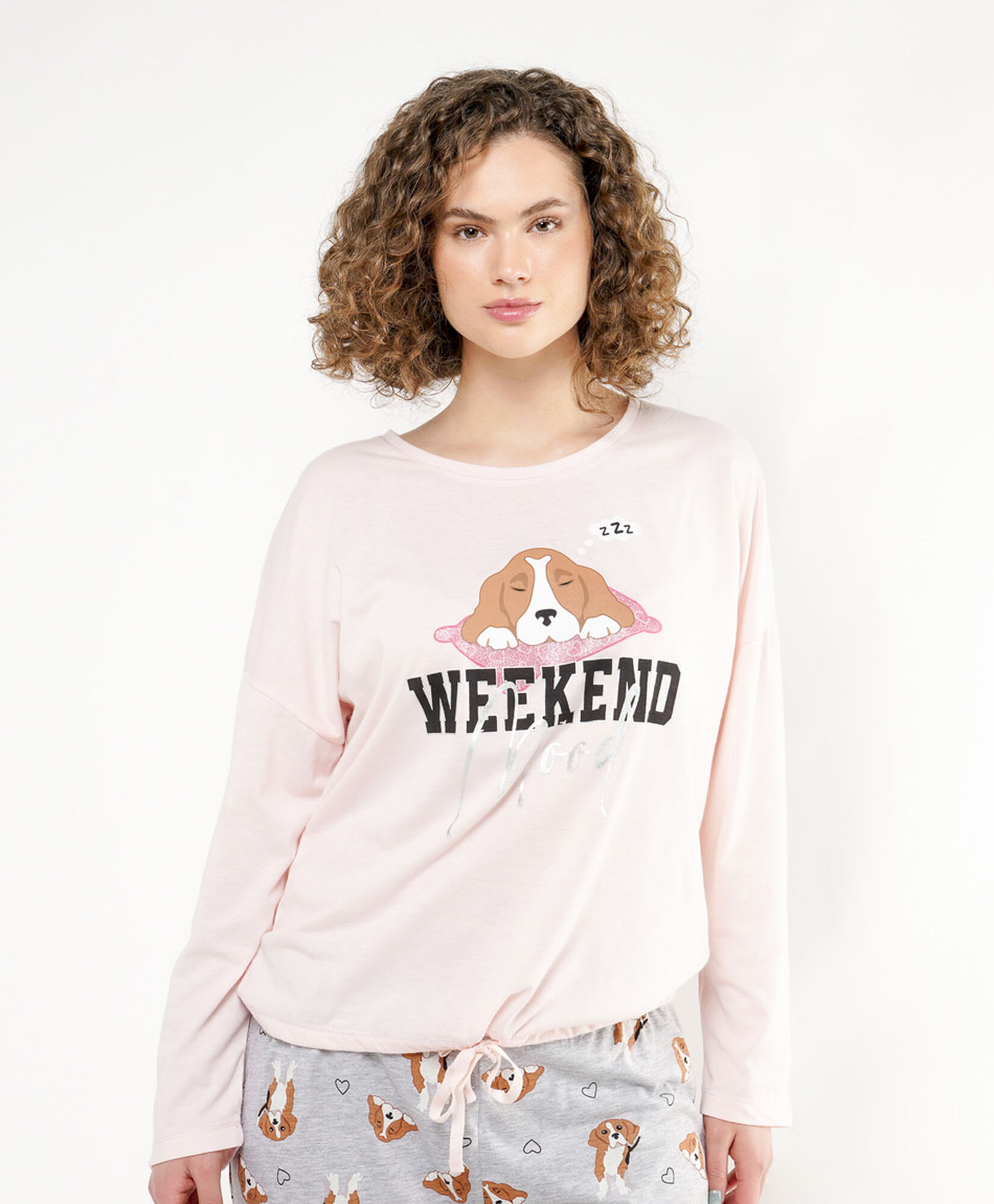 Pijama mujer perro durmiendo Pijama mujer perro durmiendo