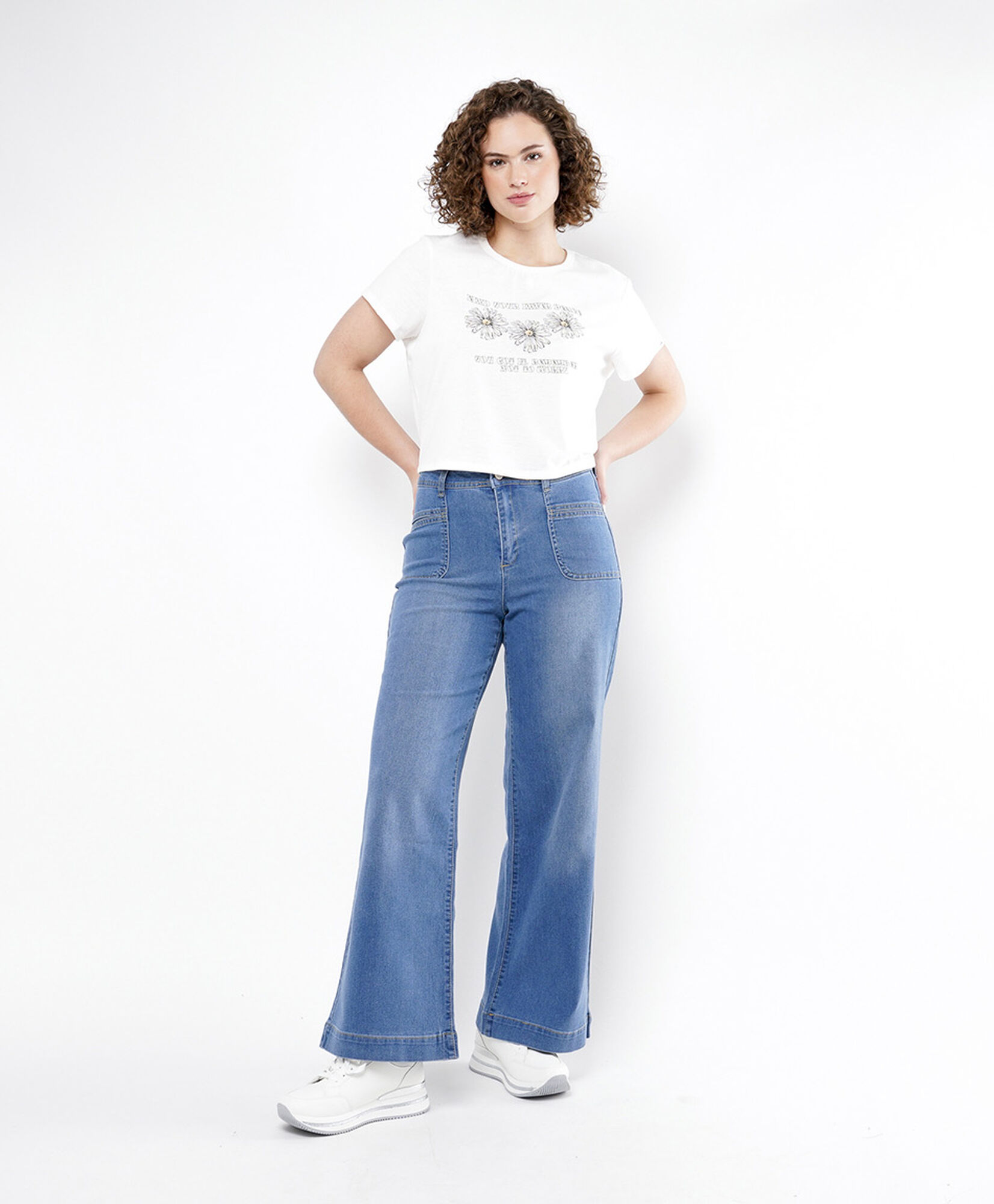 Jeans mujer con bolsillos parche wide Jeans mujer con bolsillos parche wide