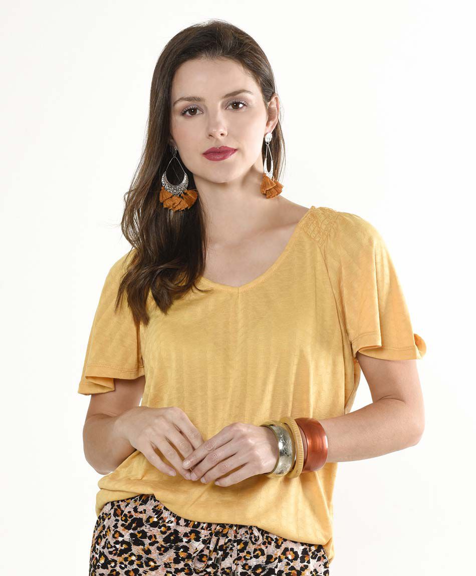 Polera manga corta cuello en v