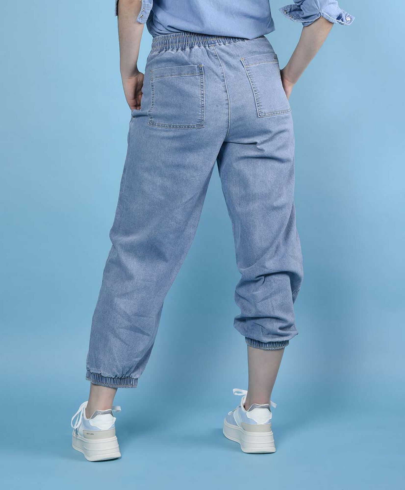 Jeans tiro medio comfy Jeans tiro medio comfy