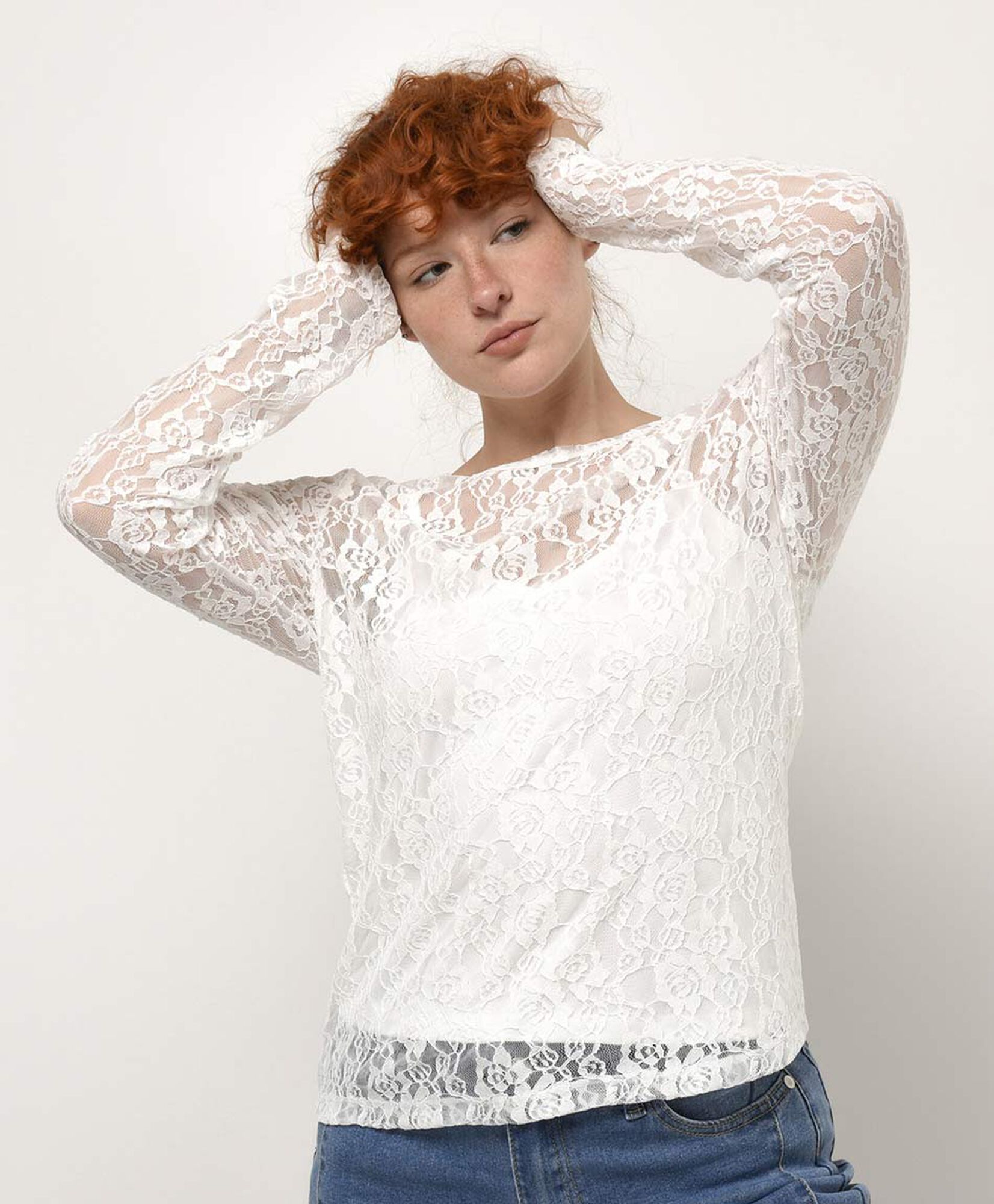 Polera mujer encajes floreados Polera mujer encajes floreados
