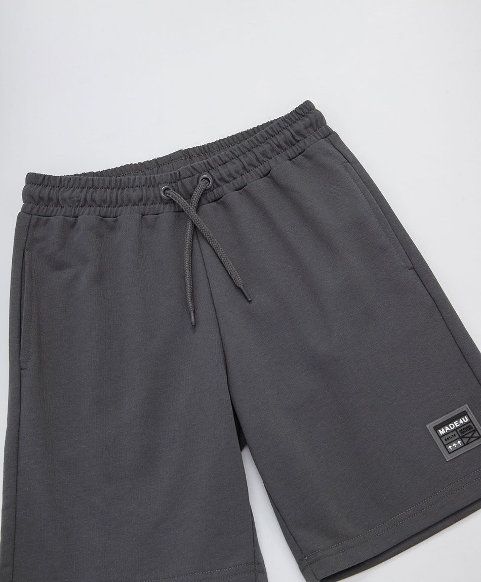 Short ni&ntilde;o b&aacute;sico gris