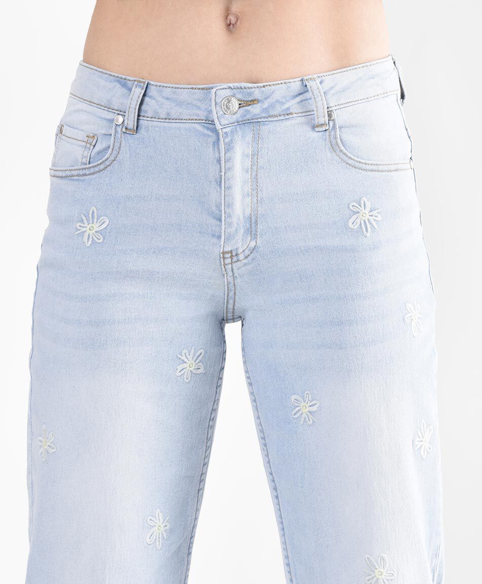 Jeans mujer flores bordadas