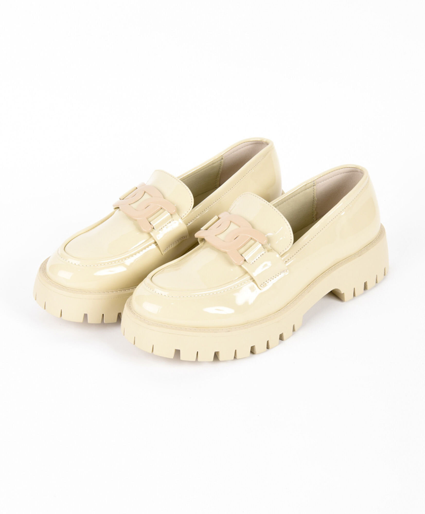 Mocasín mujer charol beige Mocasín mujer charol beige