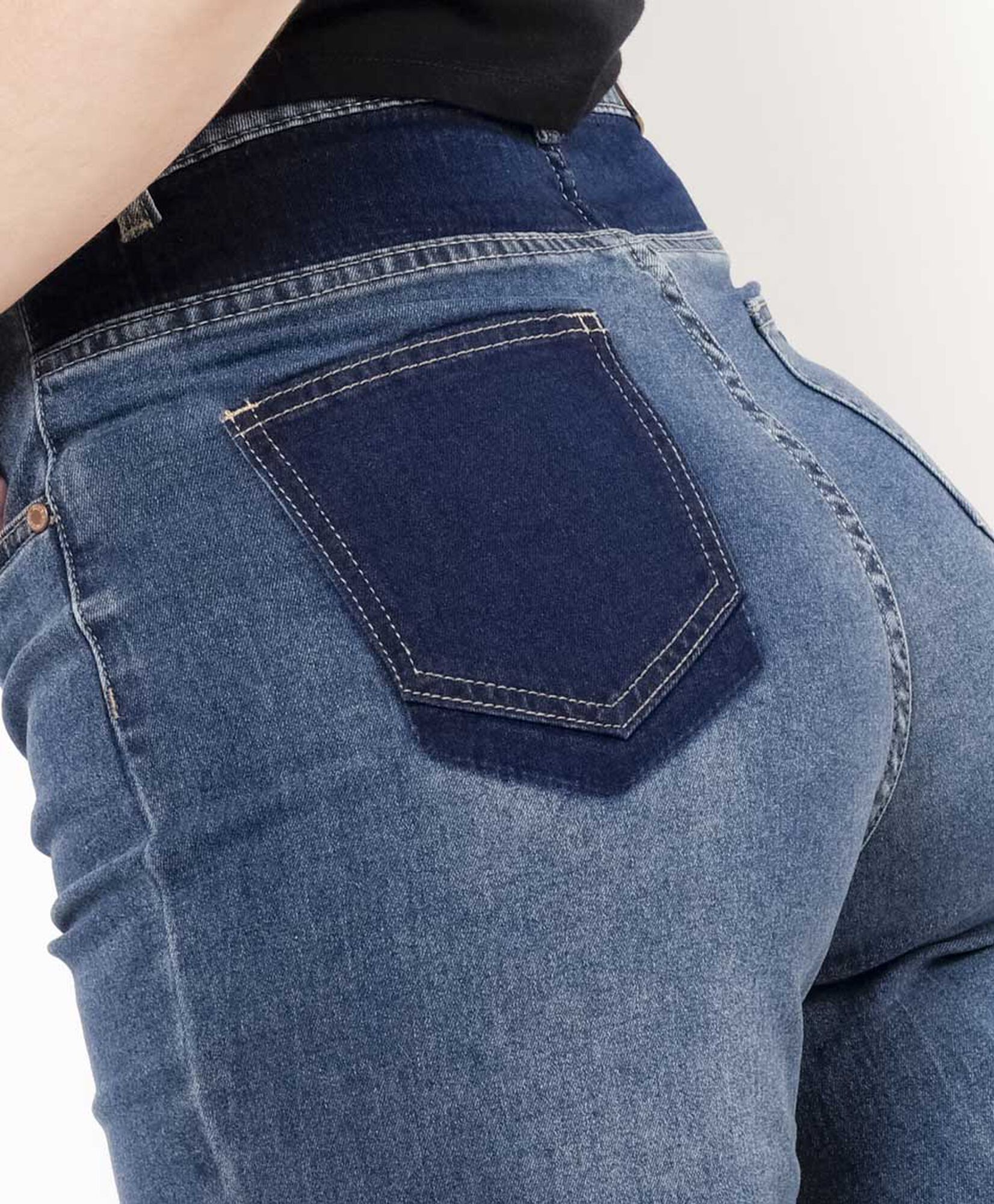 Jeans mujer detalles azules Jeans mujer detalles azules