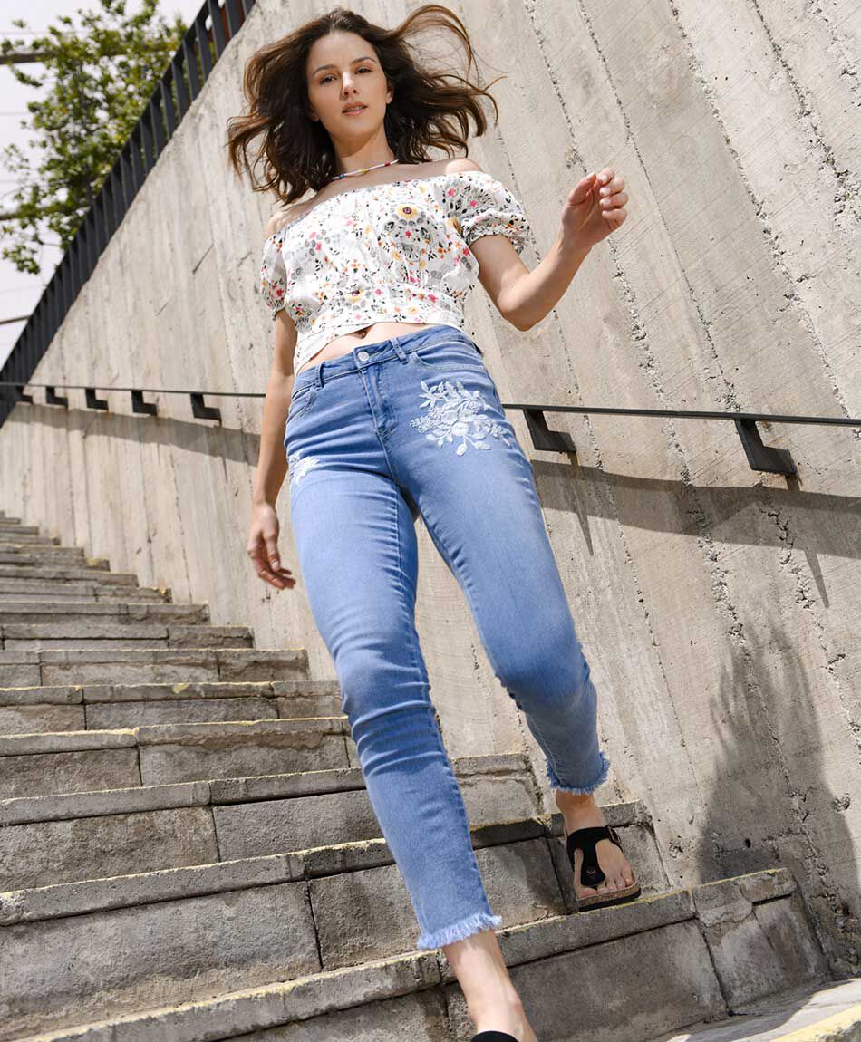 Jeans mujer bordados skinny fit