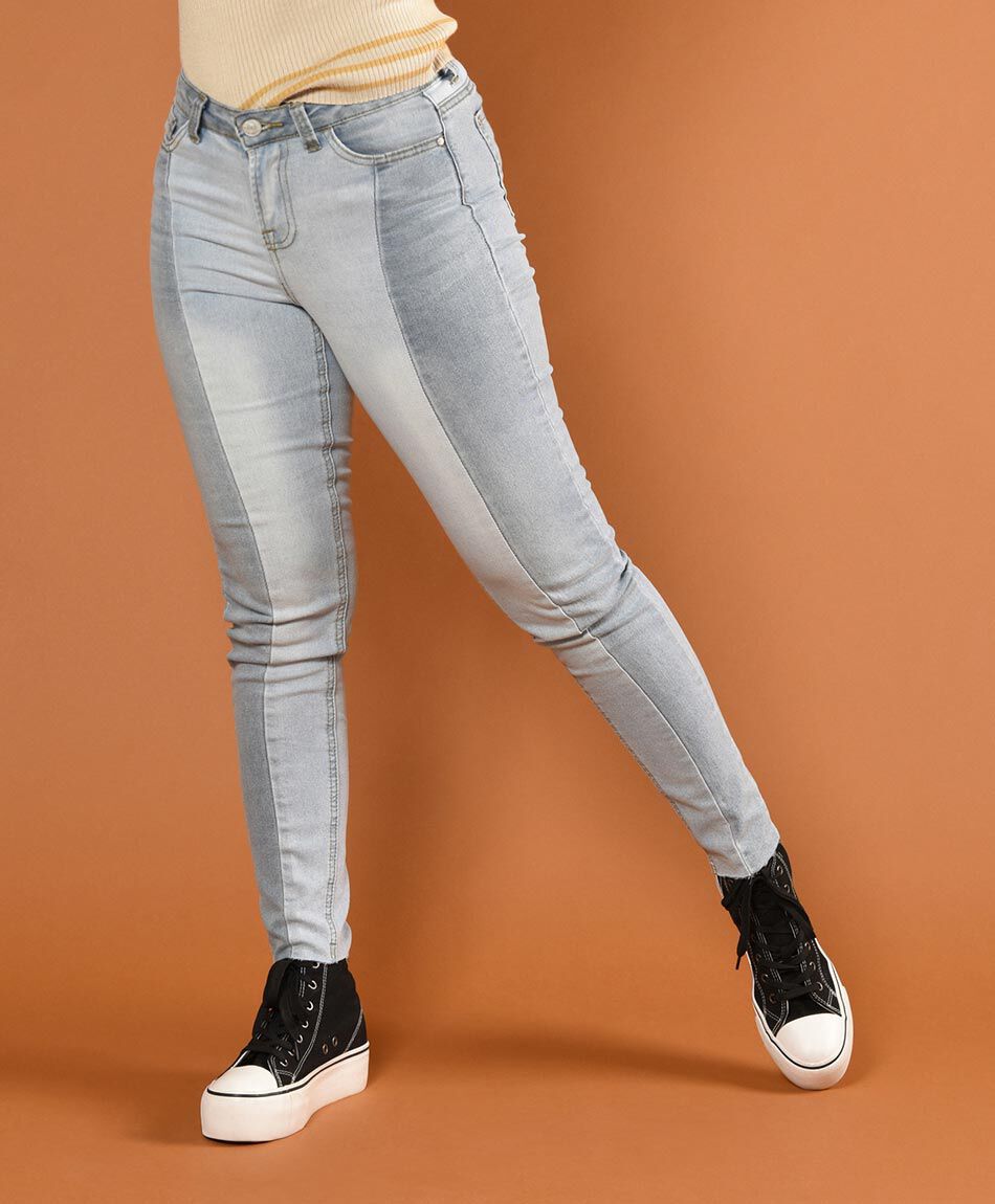 Jeans tiro alto skinny fit