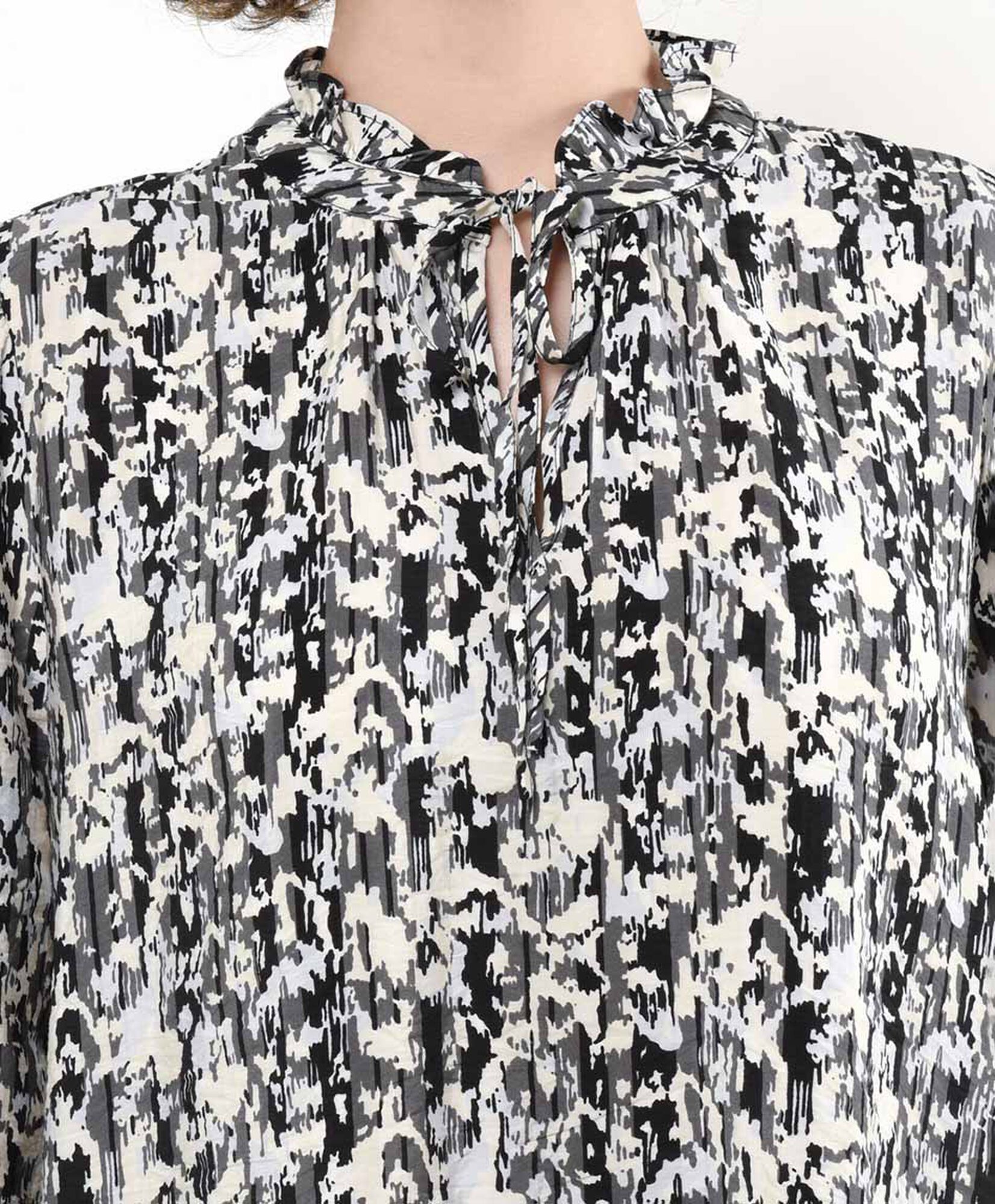 Blusa mujer print lazo en cuello Blusa mujer print lazo en cuello
