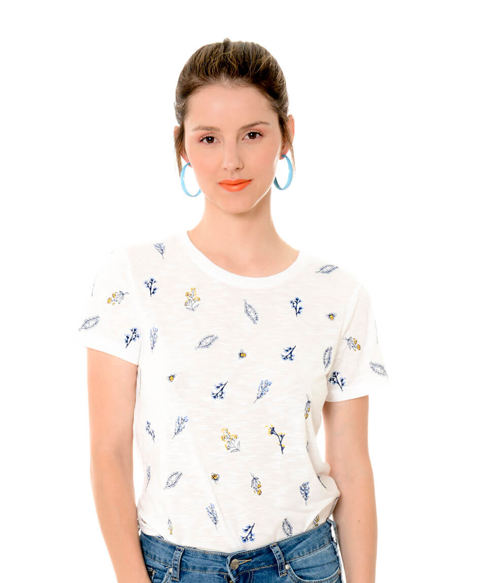 Polera bordada flores