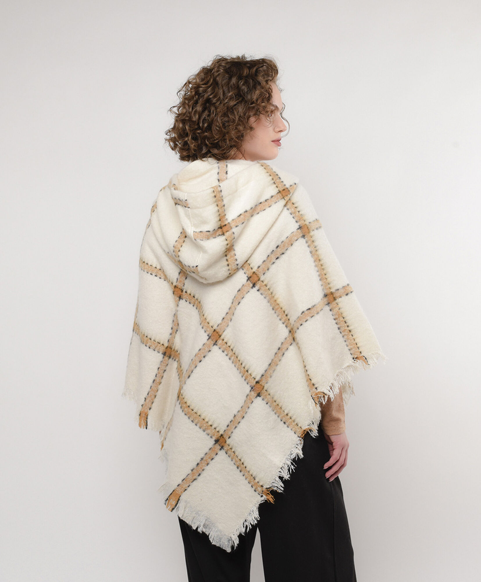 Poncho mujer cuadros y gorro Poncho mujer cuadros y gorro