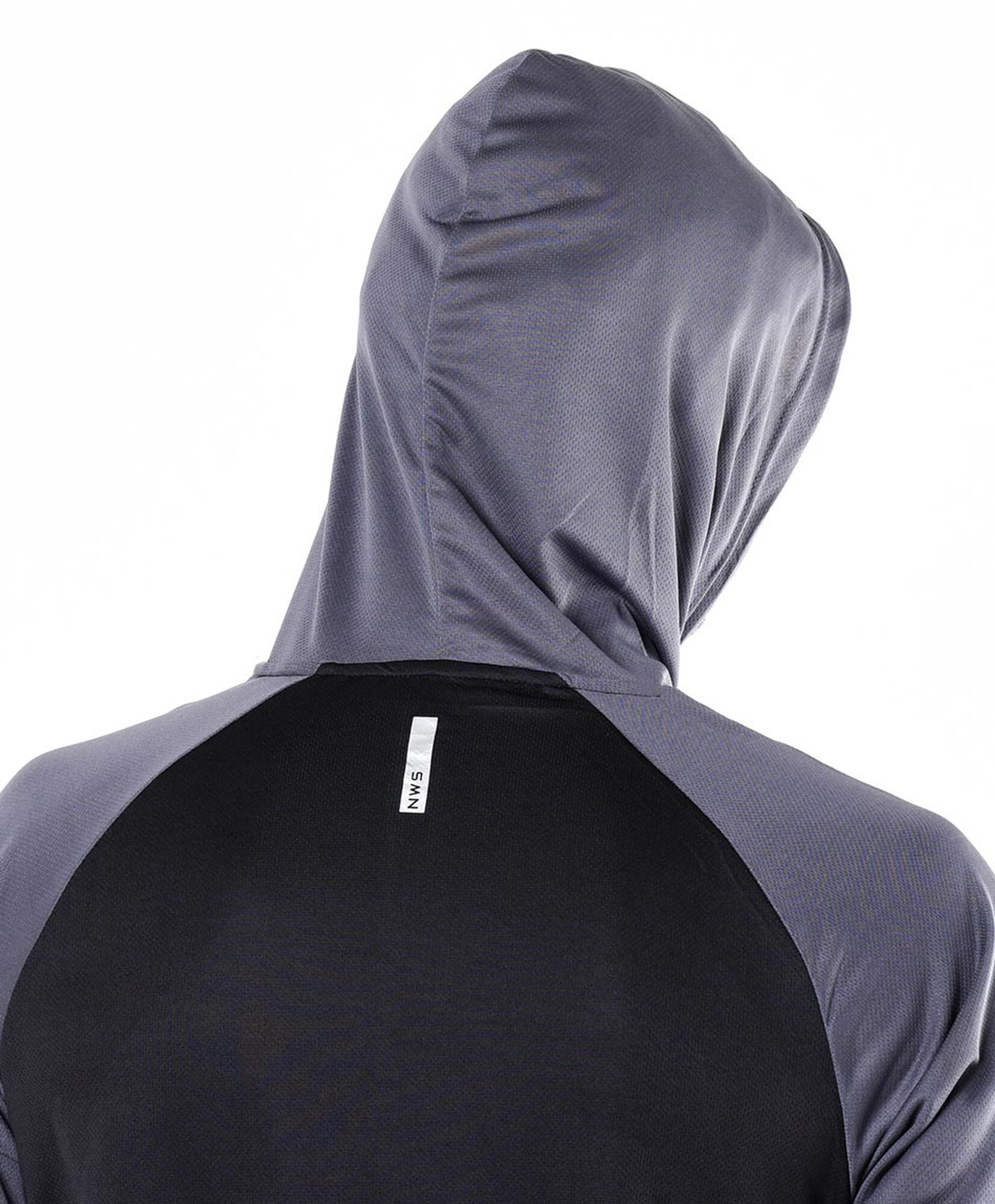 Polera deportiva hombre con gorro Polera deportiva hombre con gorro