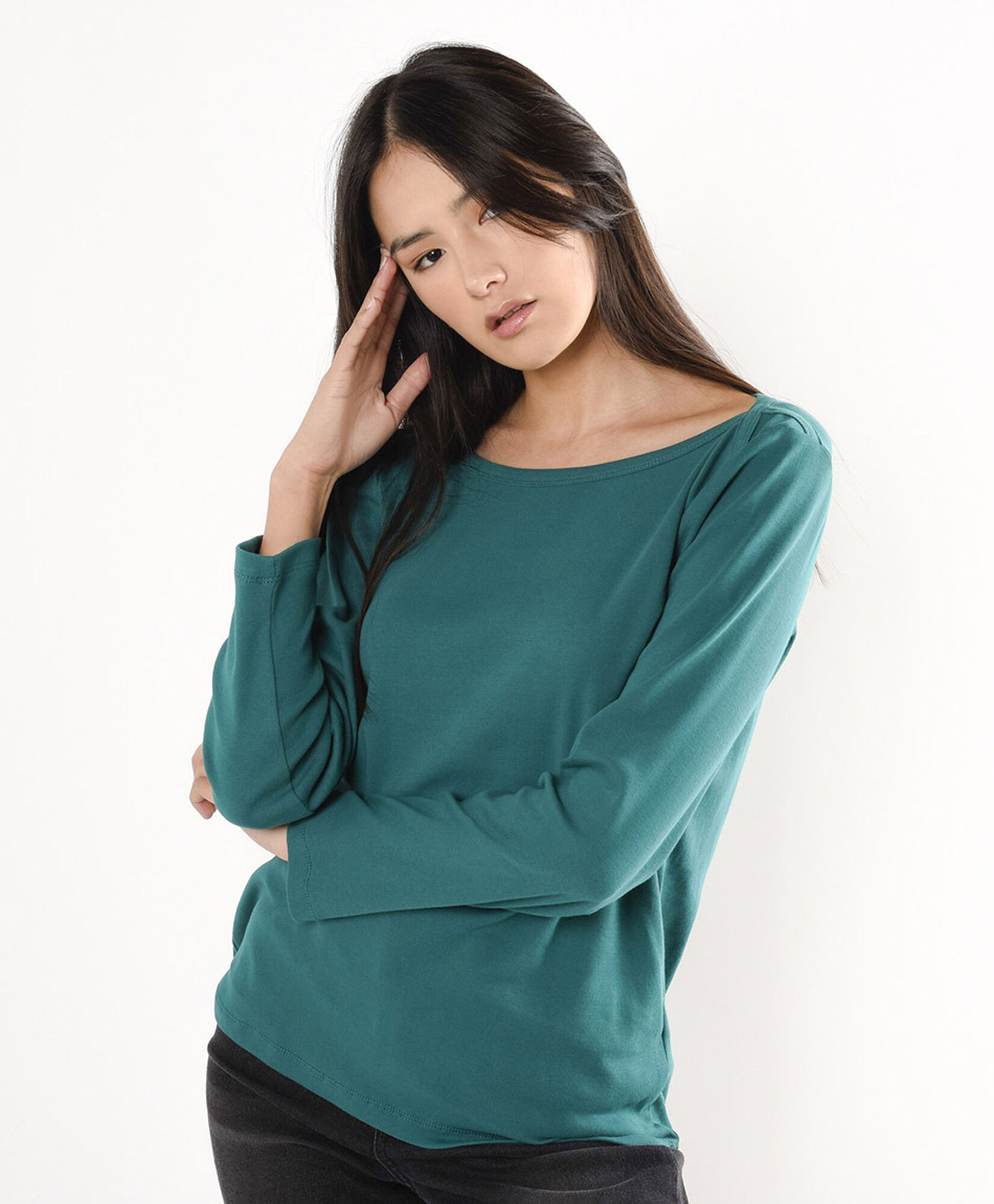 Polera mujer cuello ancho lisa verde Polera mujer cuello ancho lisa verde