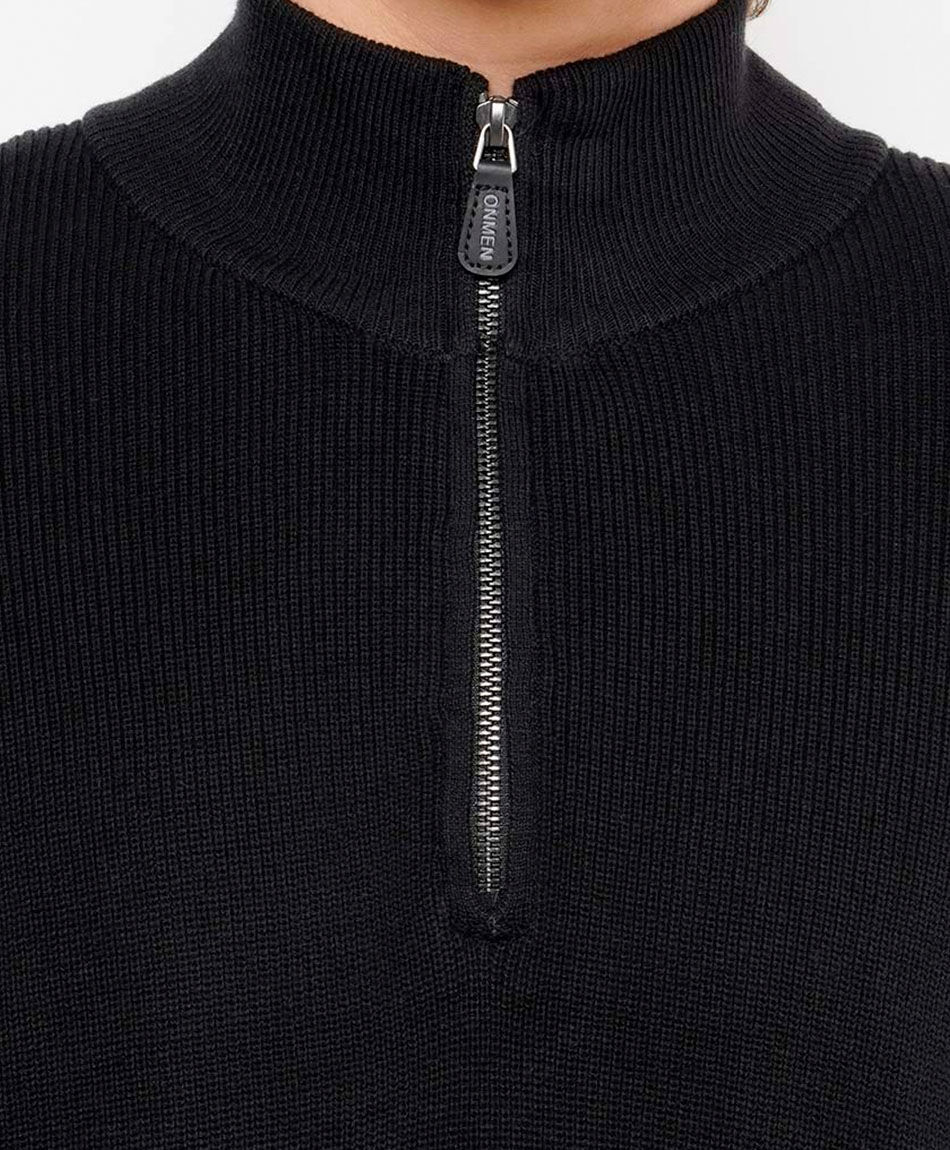 Sweater hombre cuello medio negro