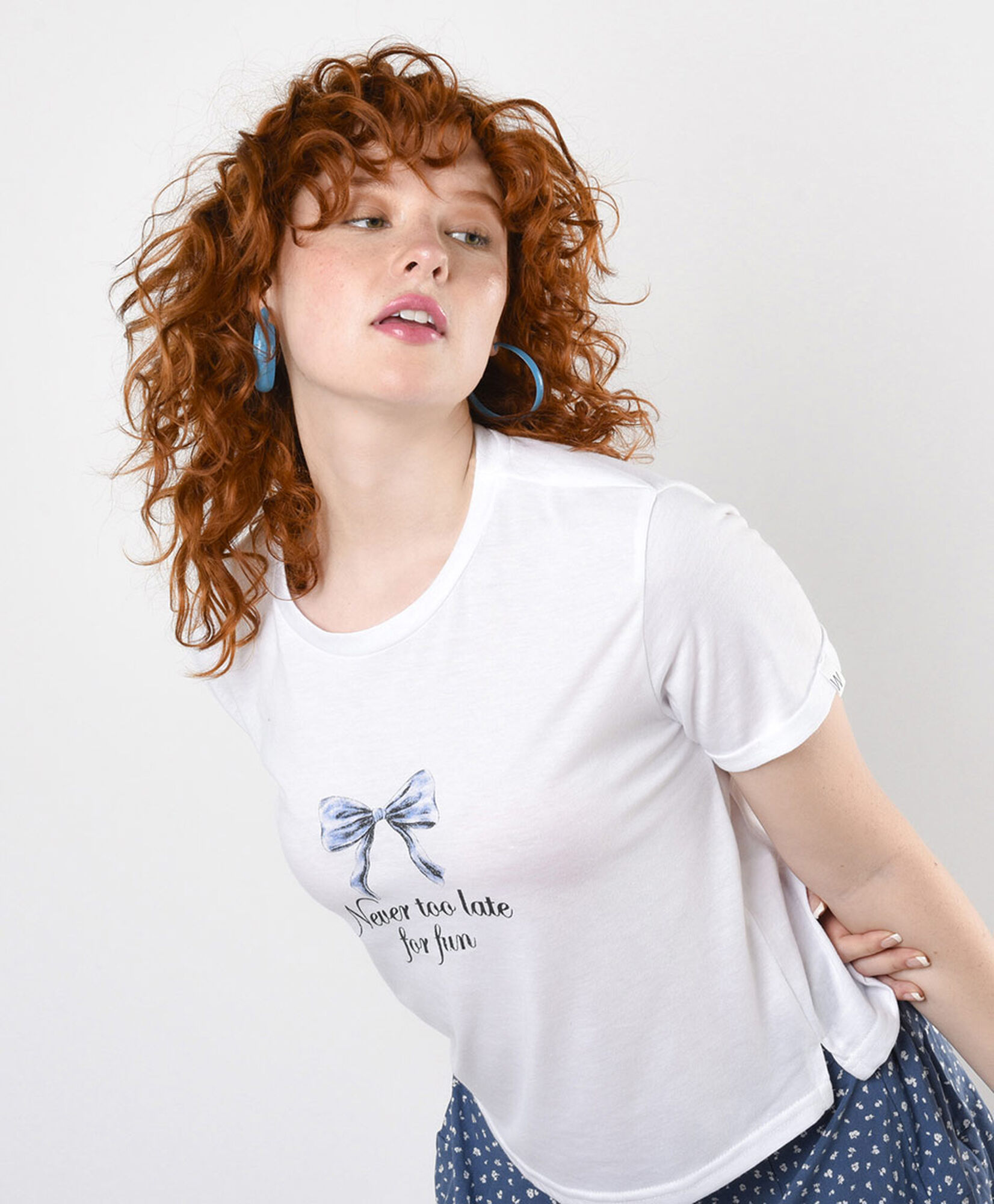 Polera mujer estampado lazo Polera mujer estampado lazo