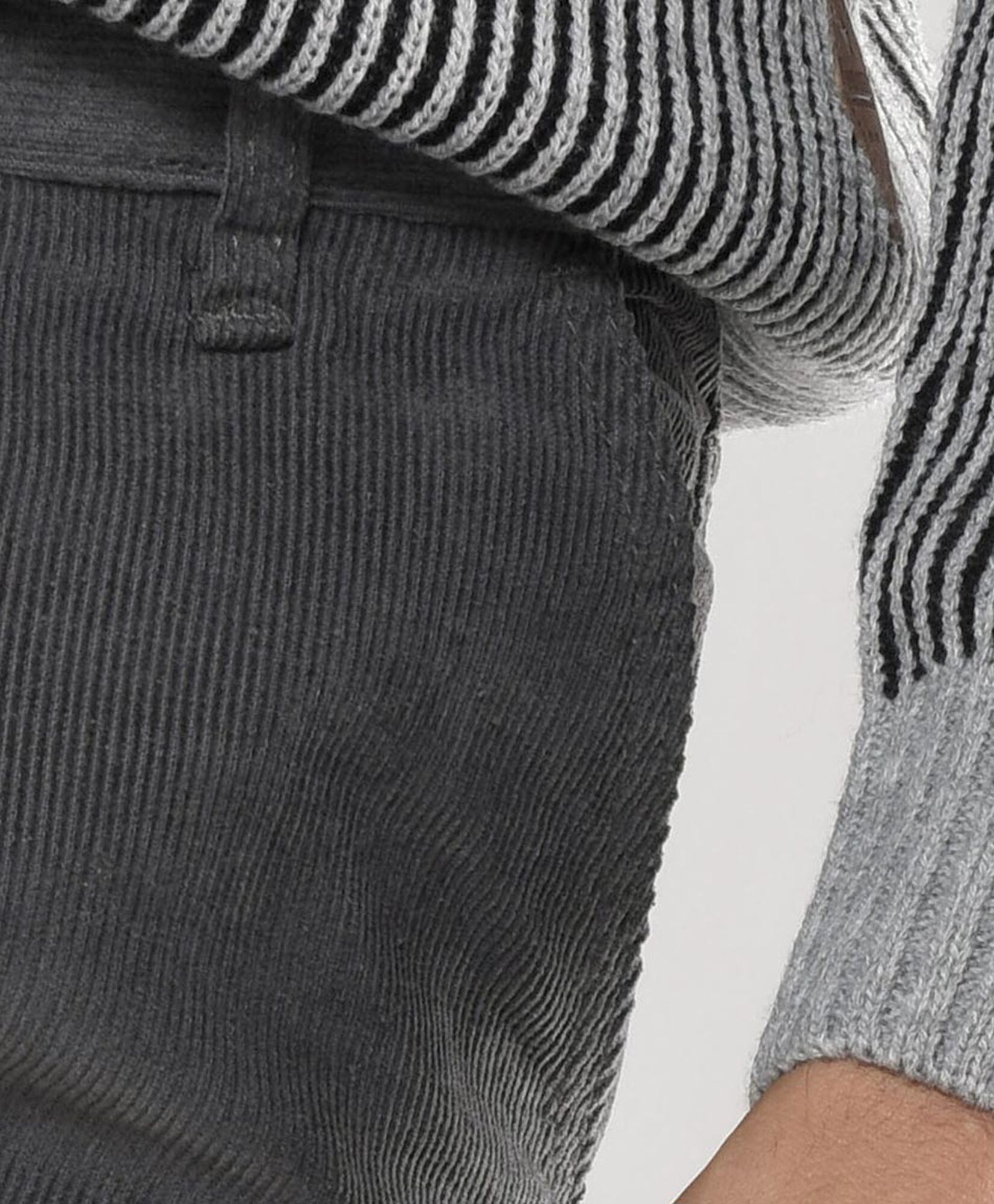 Pantalón hombre corderoy gris Pantalón hombre corderoy gris