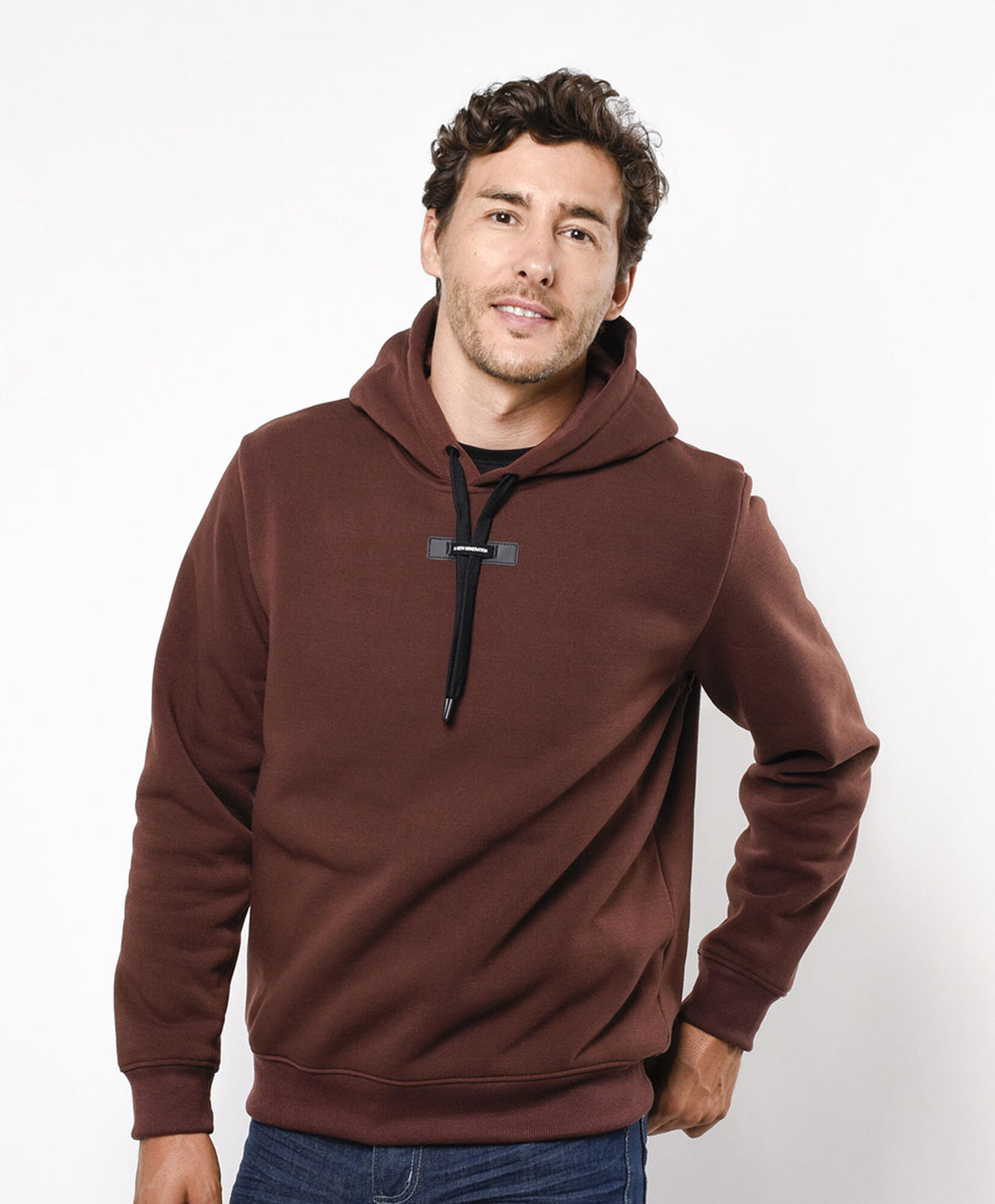 Polerón hombre liso con gorro Polerón hombre liso con gorro