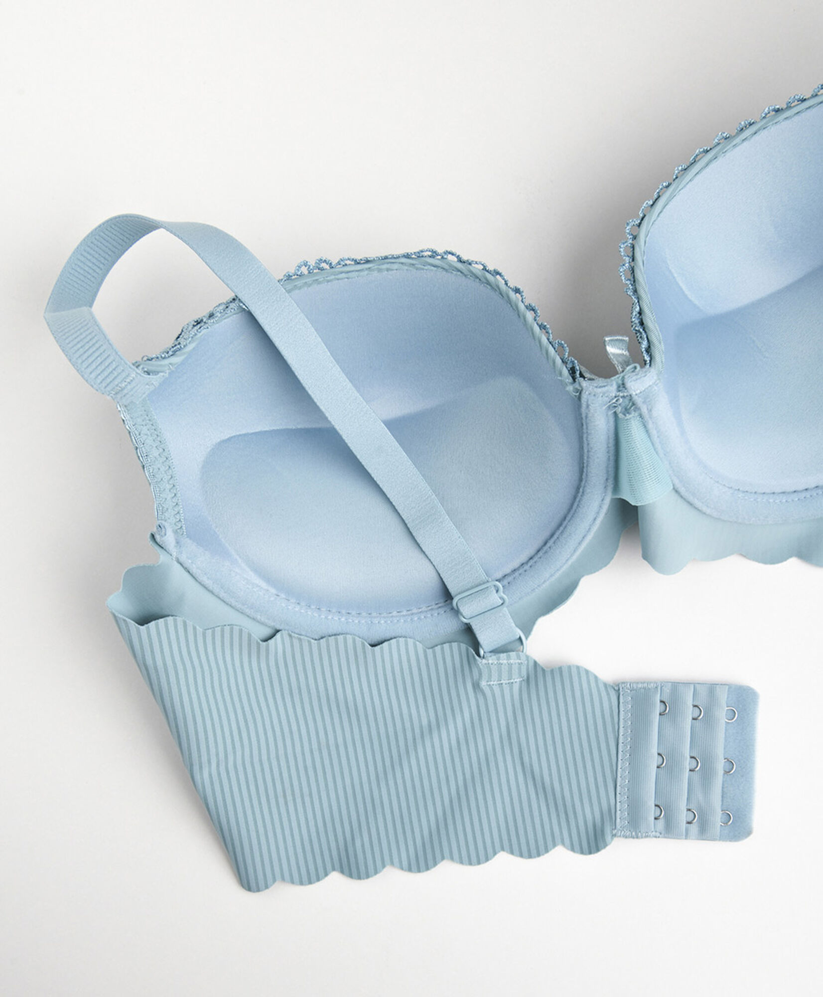 Sostén mujer encajes mini líneas seamless Sostén mujer encajes mini líneas seamless