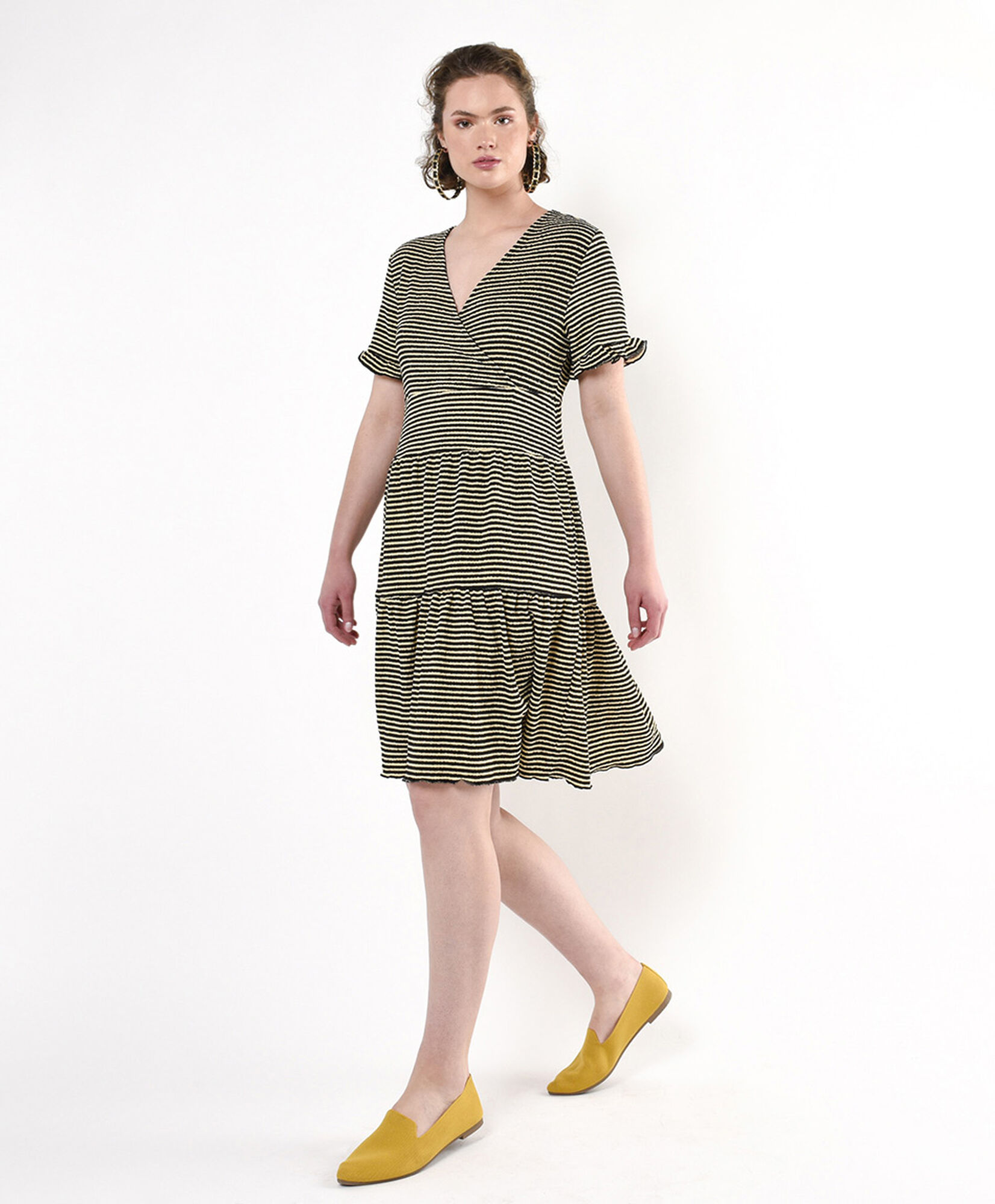 Vestido mujer cruzado líneas vuelos Vestido mujer cruzado líneas vuelos