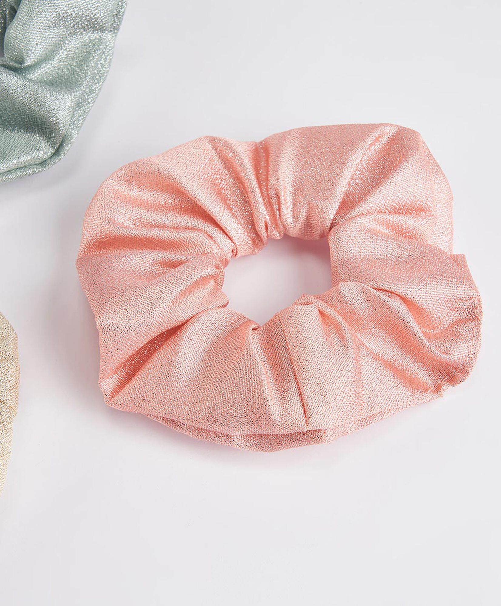 Set 3 scrunchies mujer brillantes Set 3 scrunchies mujer brillantes